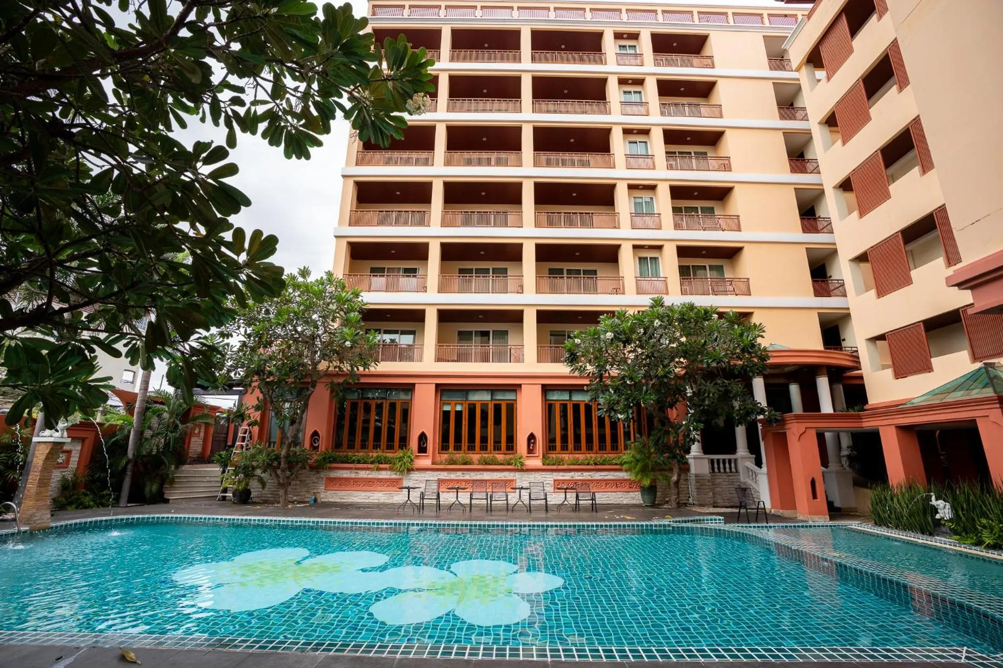 Property building in Sunday Chateau En Ville - Pattaya