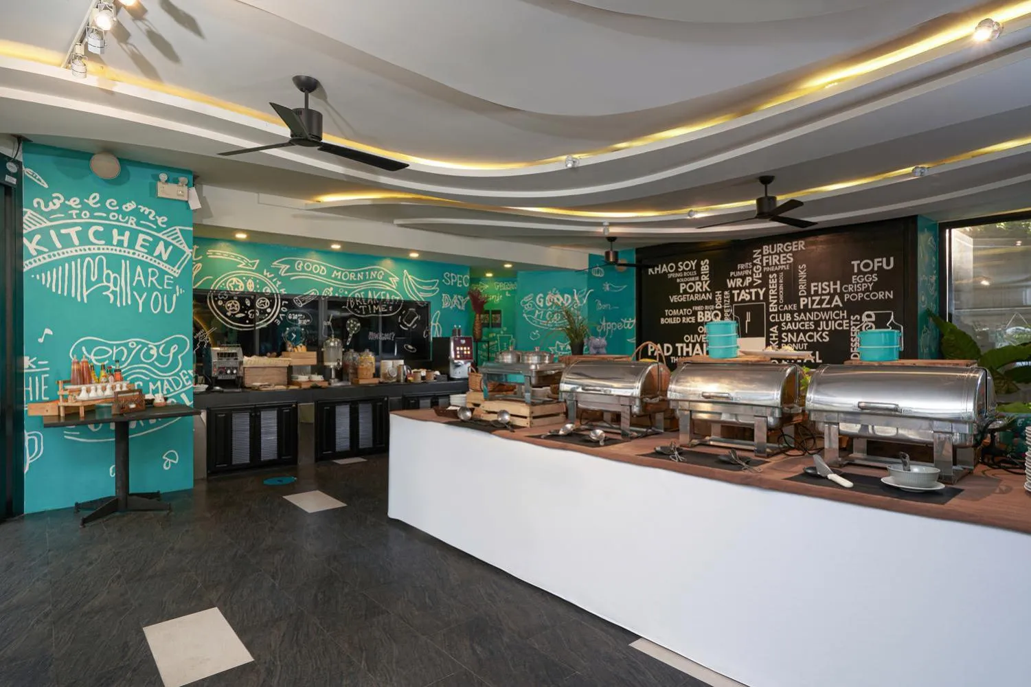 Restaurant/places to eat in Cross Vibe Chiang Mai Decem Nimman Hotel