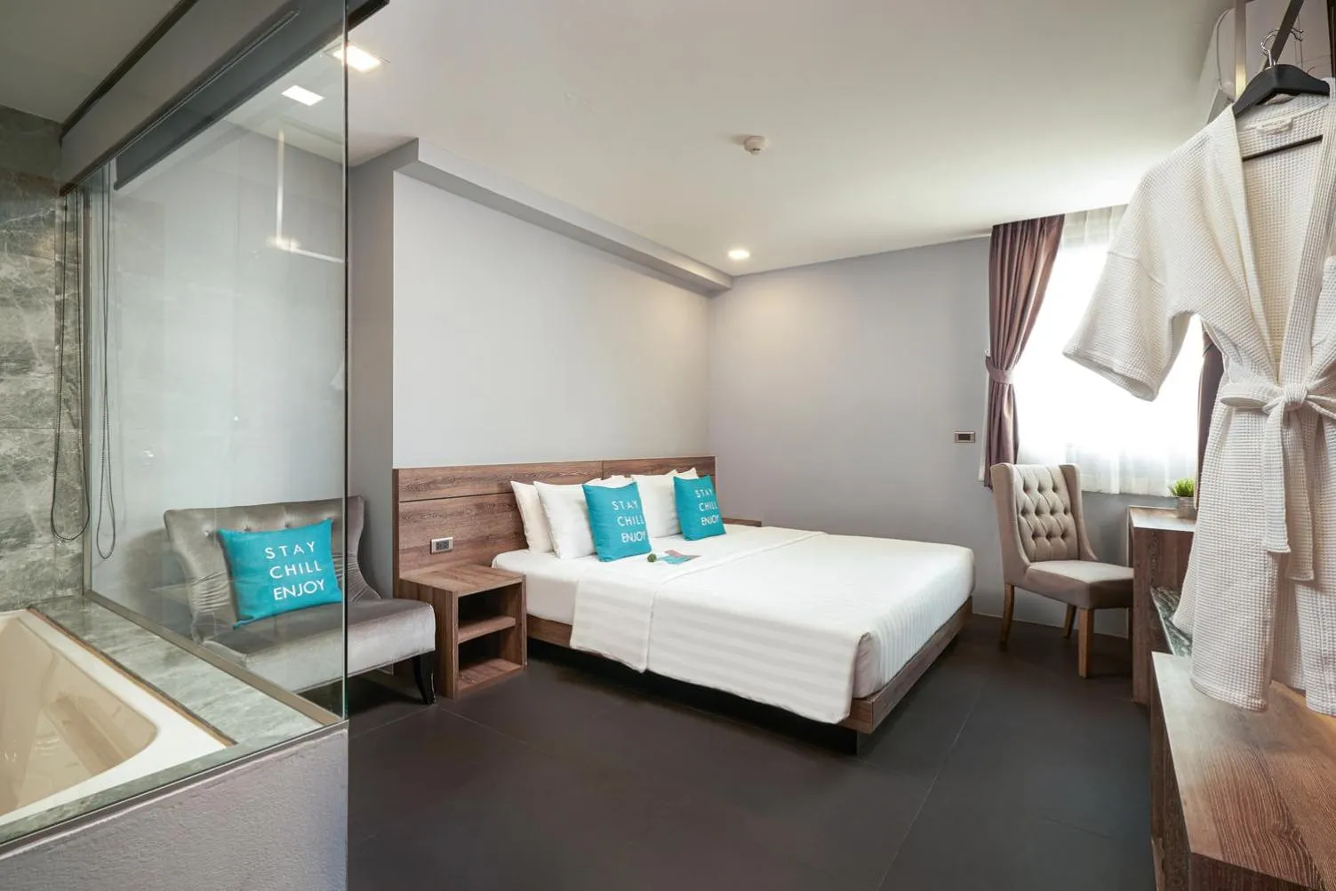 Bedroom, Bed in Cross Vibe Chiang Mai Decem Nimman Hotel