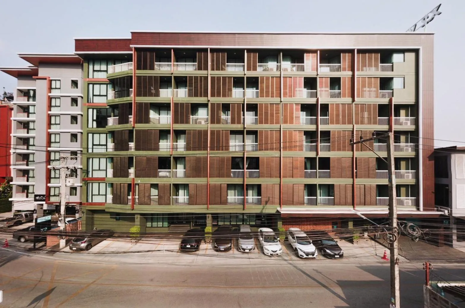 Property building in Cross Vibe Chiang Mai Decem Nimman Hotel