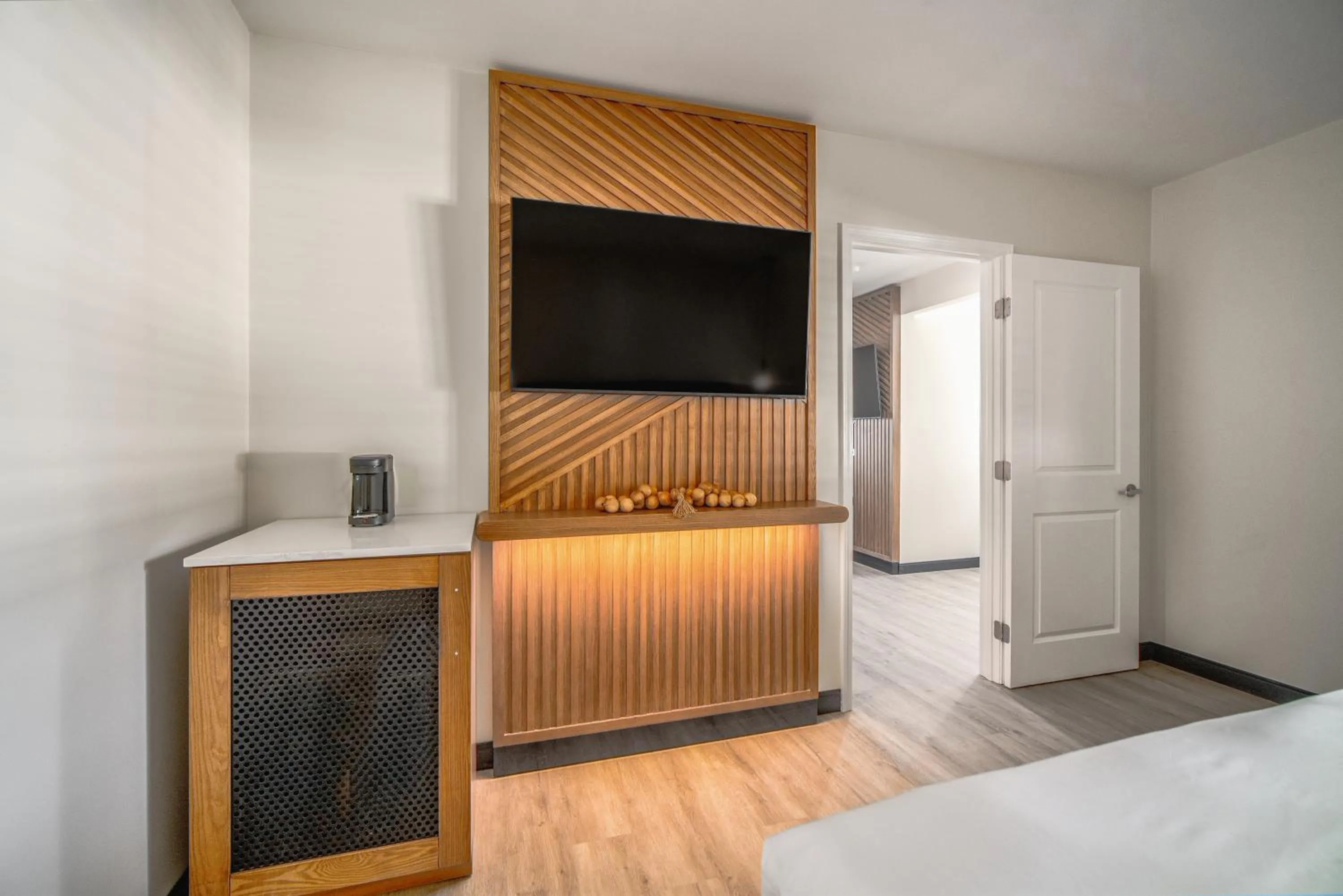 Bedroom, Bed in LYFE INN & SUITES by AGA- North Hollywood Near Universal Studios