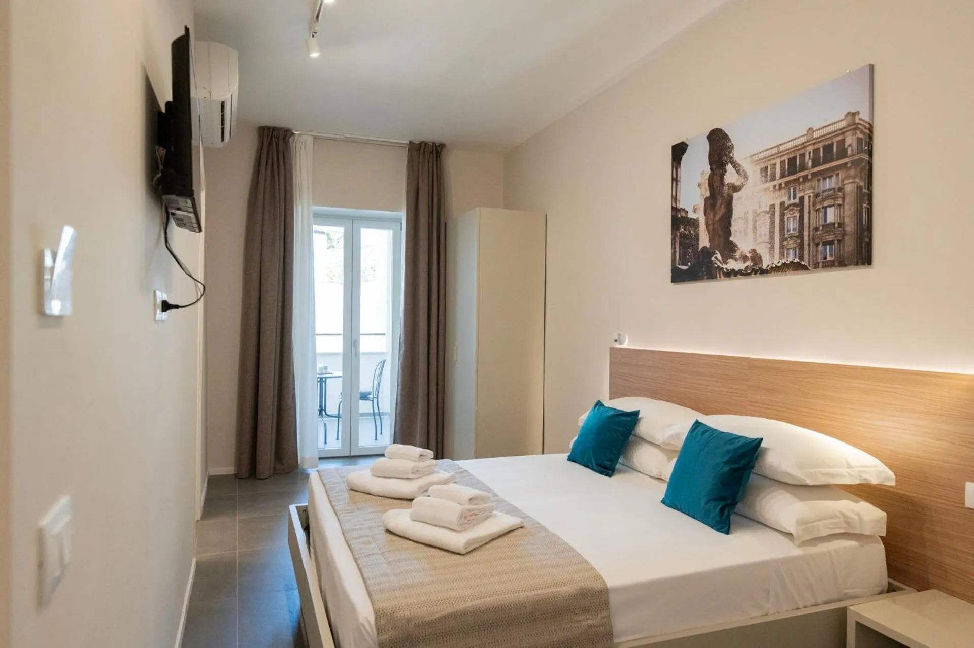 Bedroom, Bed in imperium suite trevi
