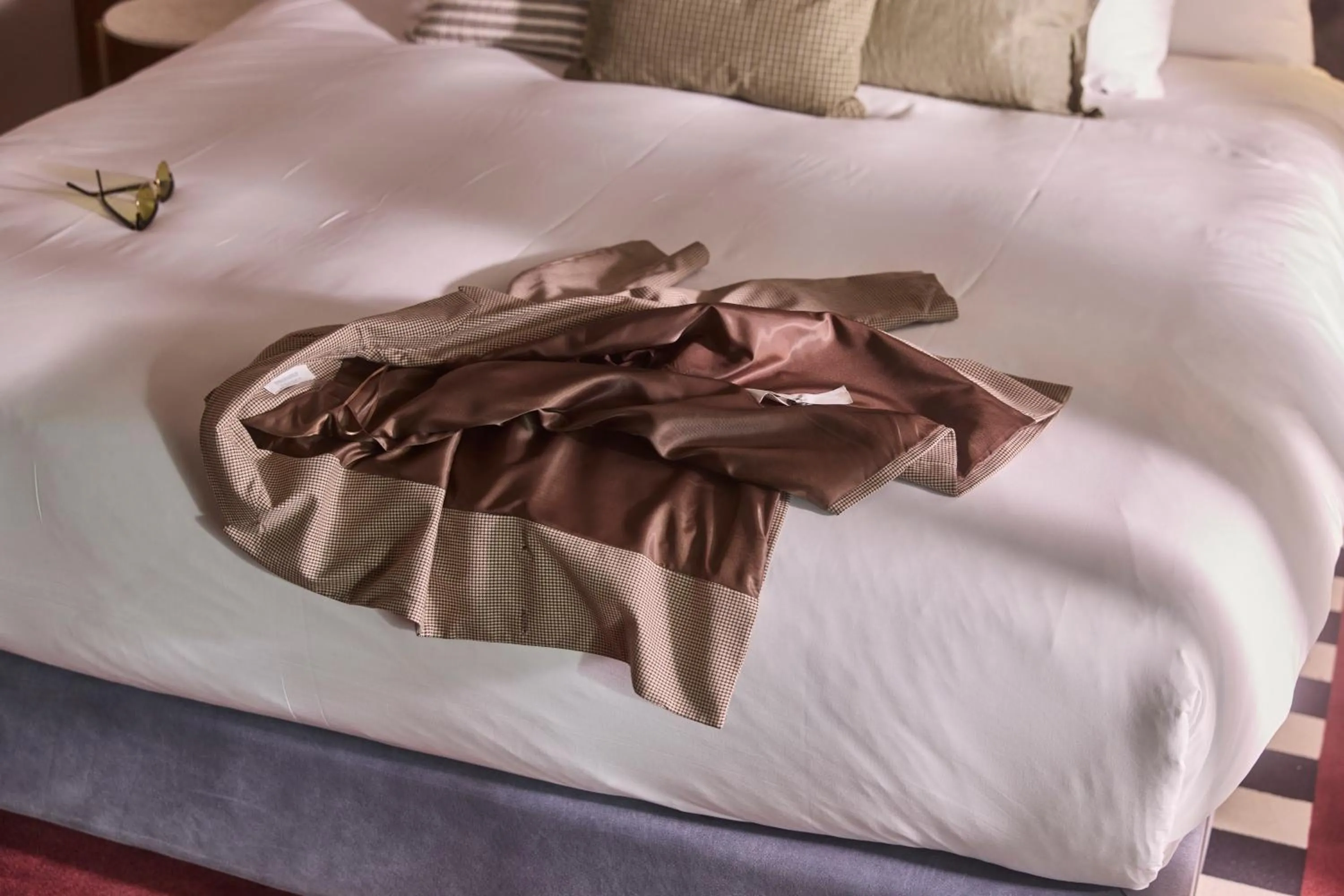 Bed in Hotel RECEPTION - FATTAL COLORS