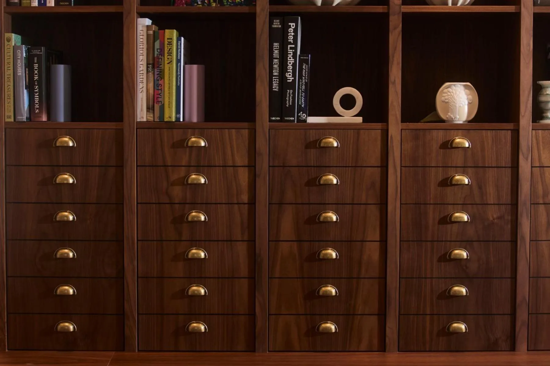 Library in Hotel RECEPTION - FATTAL COLORS