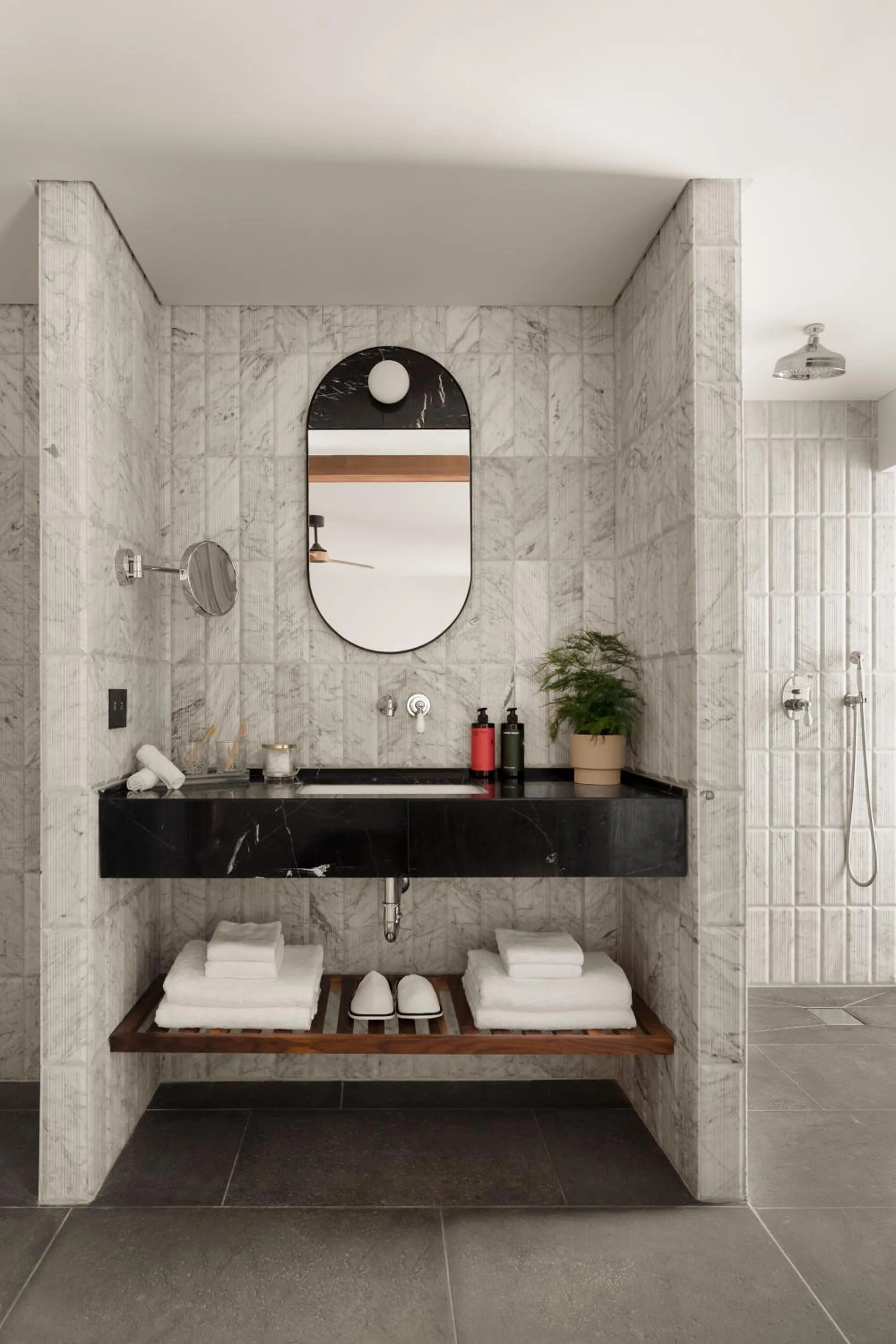 Bathroom in Hotel RECEPTION - FATTAL COLORS