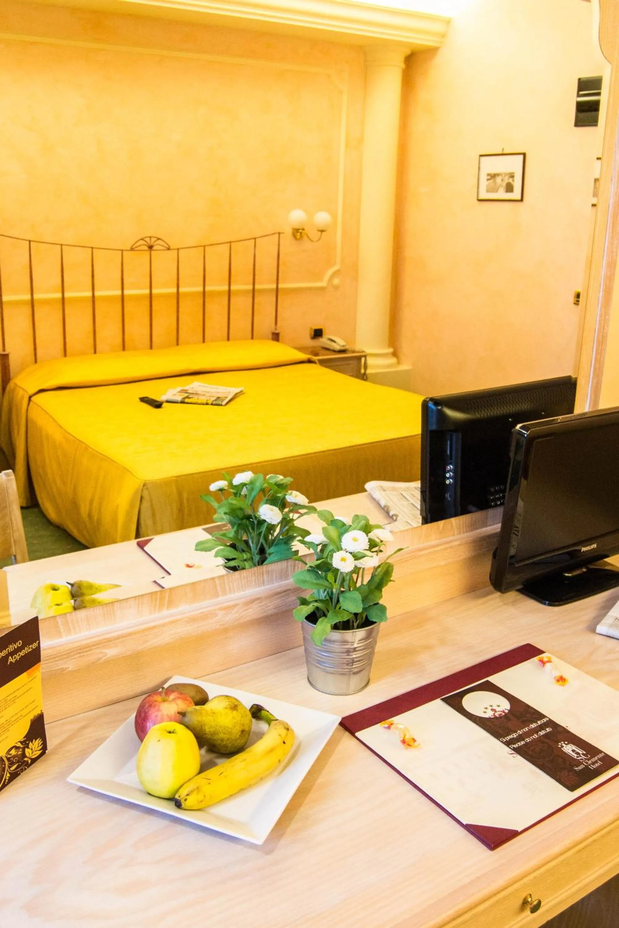 Queen Room in Hotel San Clemente