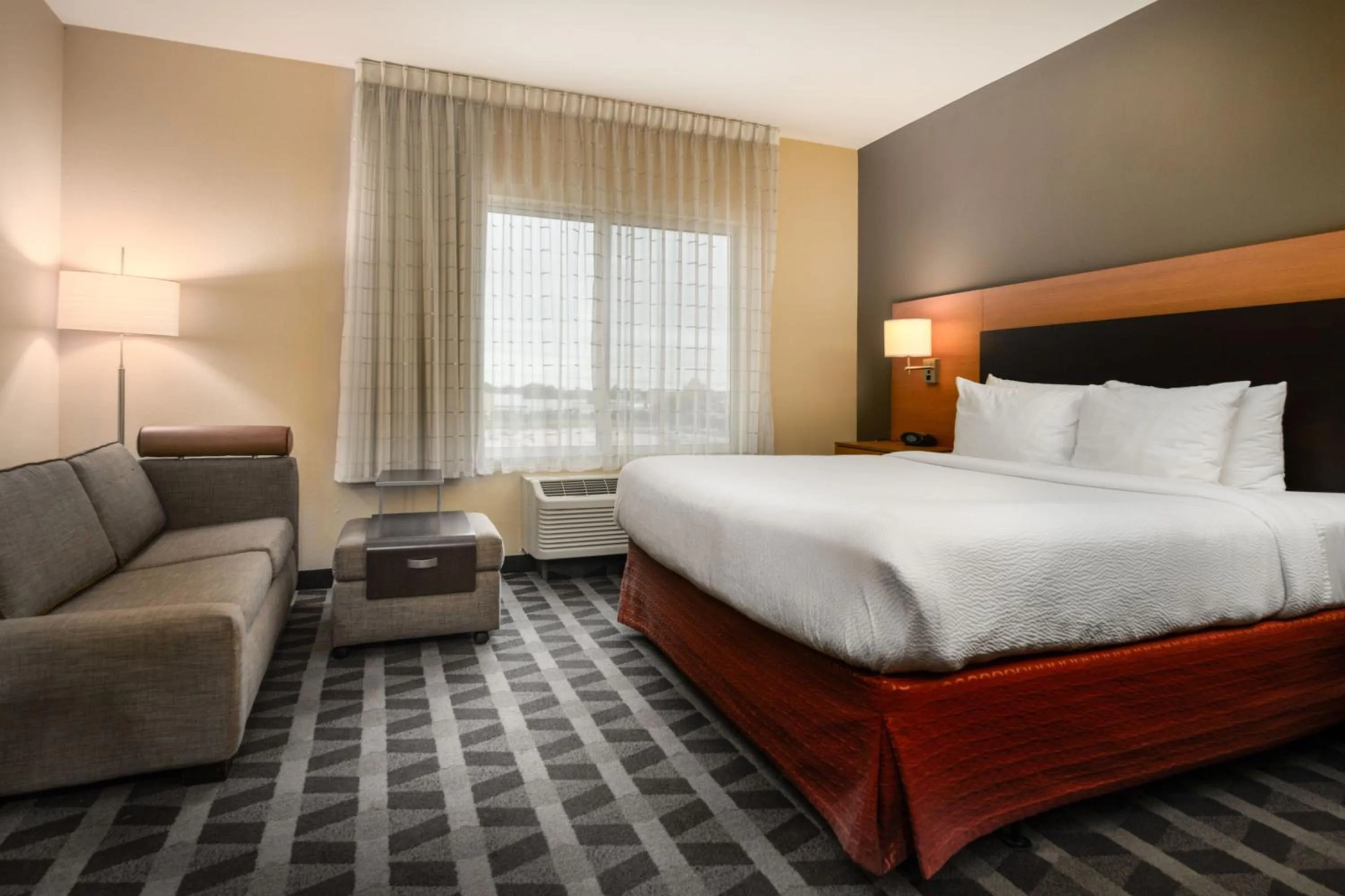Photo of the whole room, Bed in TownePlace Suites by Marriott Houston Galleria Area