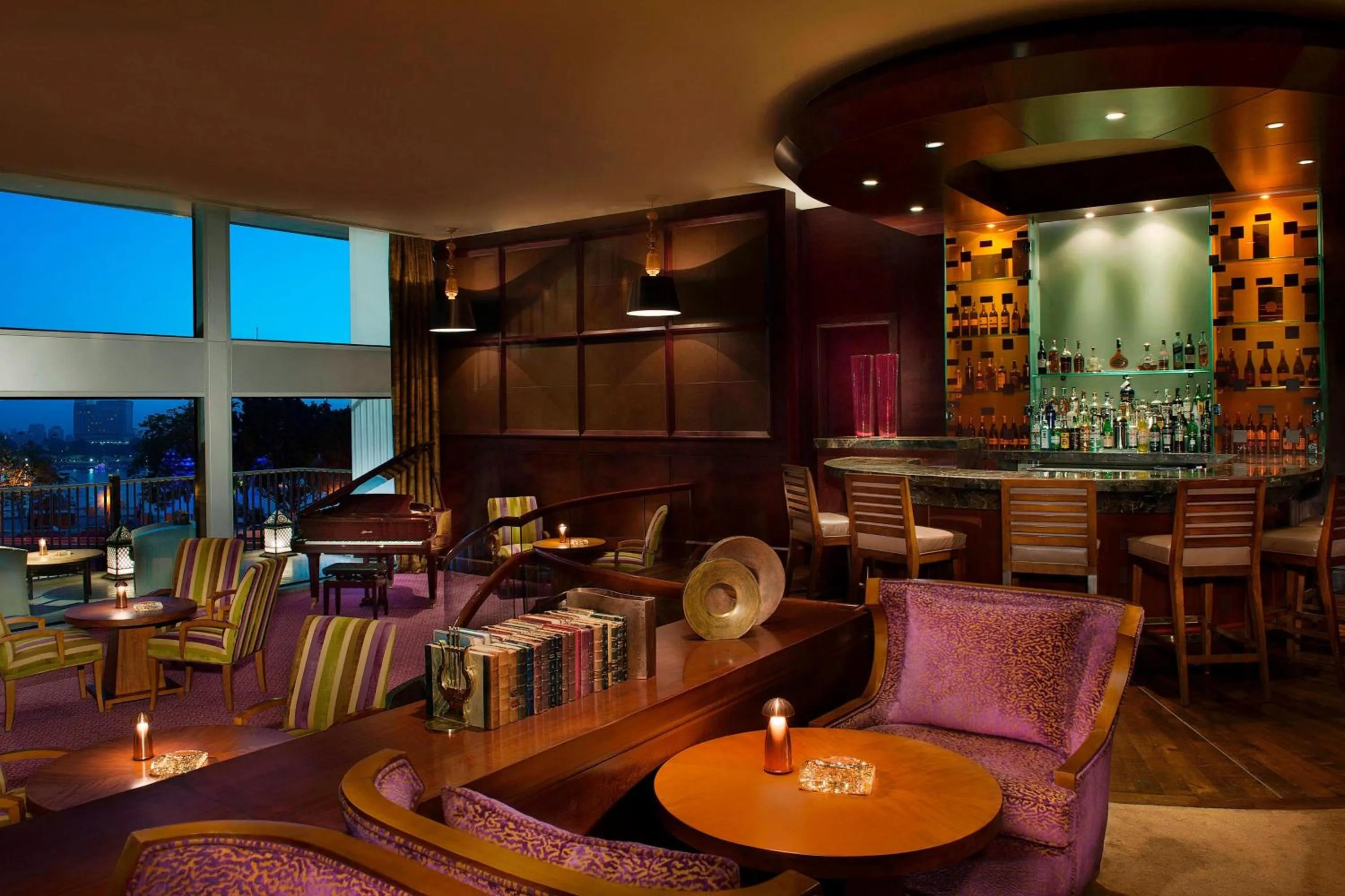 Lounge or bar in The Nile Ritz-Carlton, Cairo