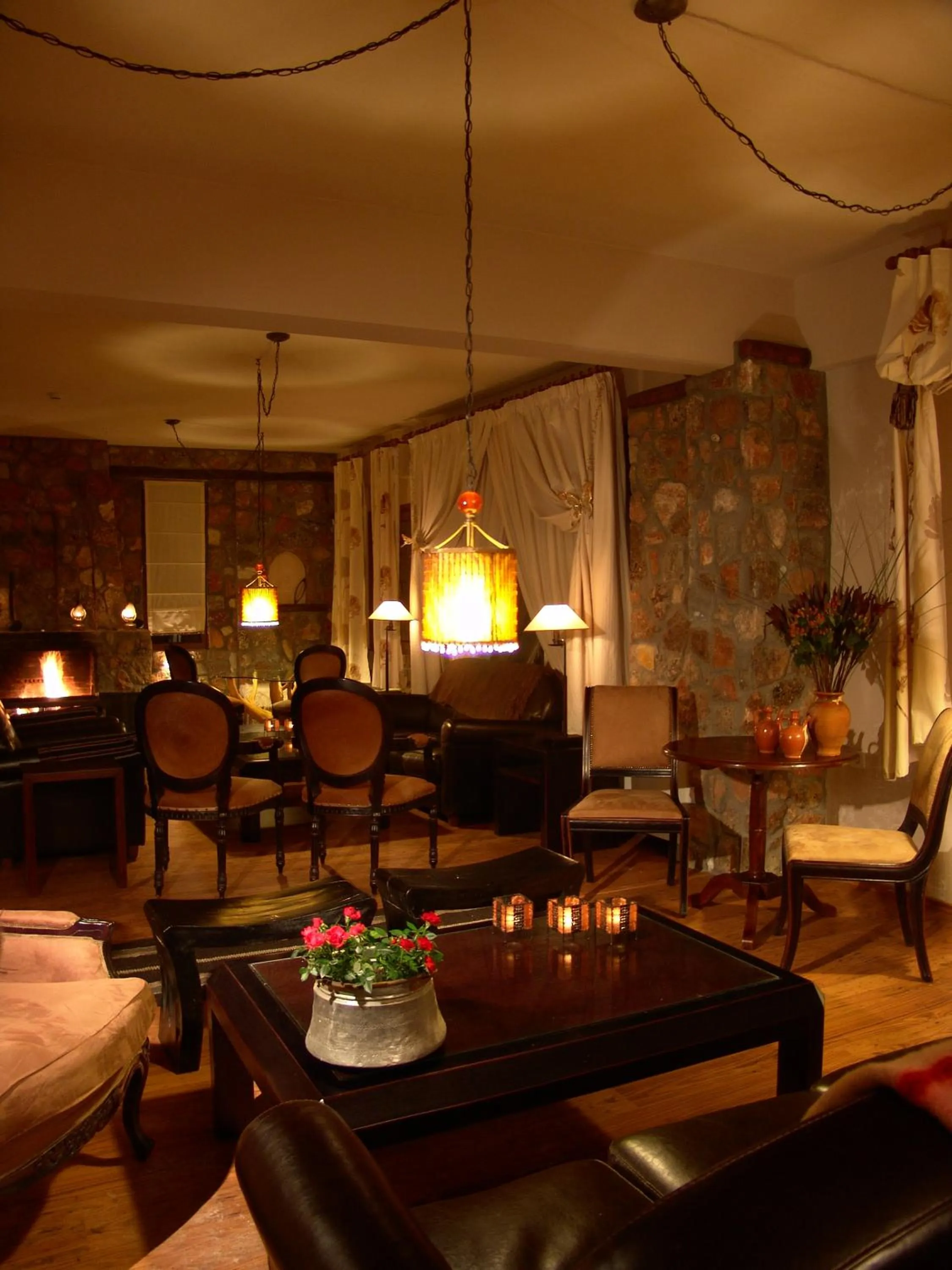 Lounge or bar in Aloni Toy Kir Thanasi Hotel & Spa