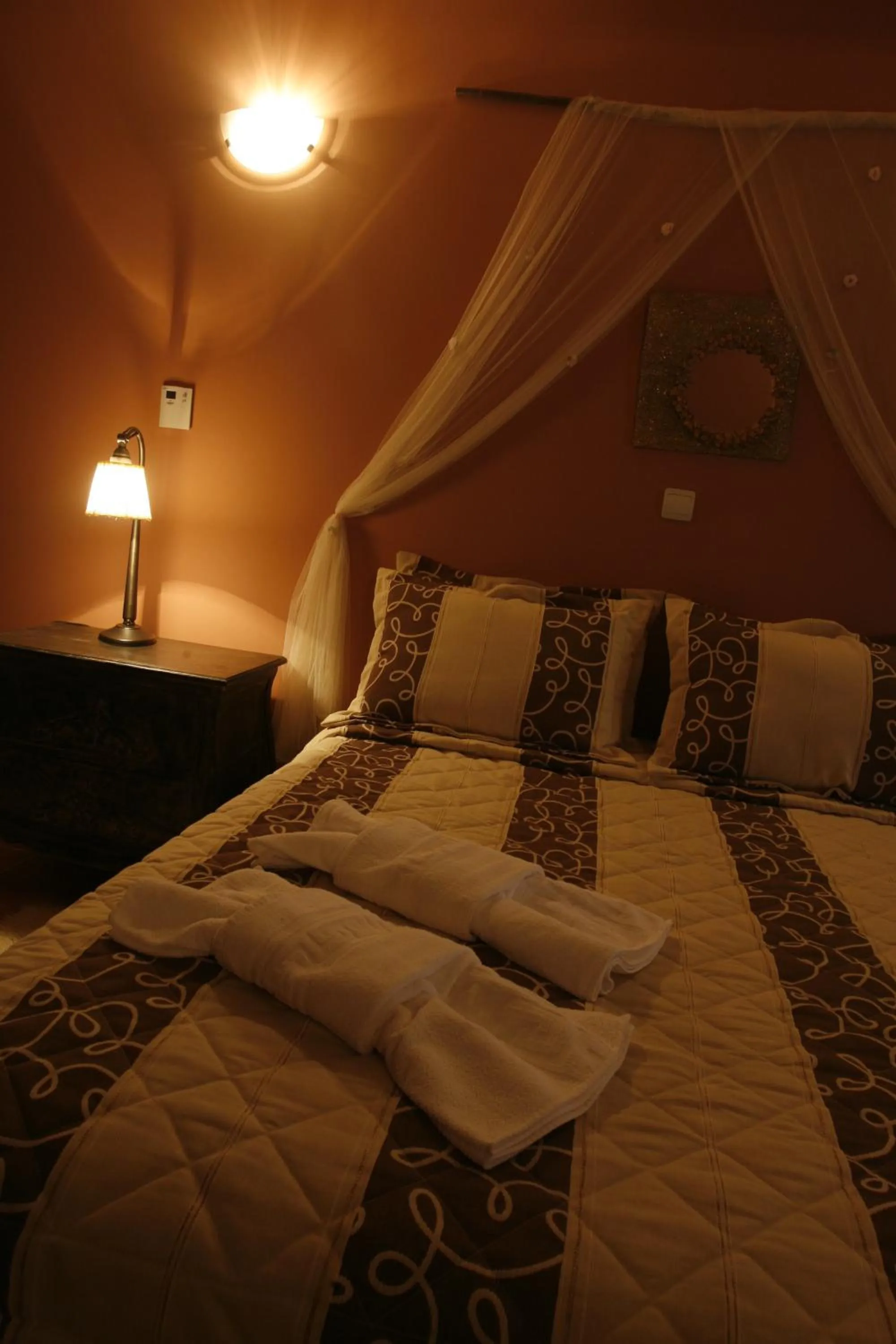 Bed in Aloni Toy Kir Thanasi Hotel & Spa