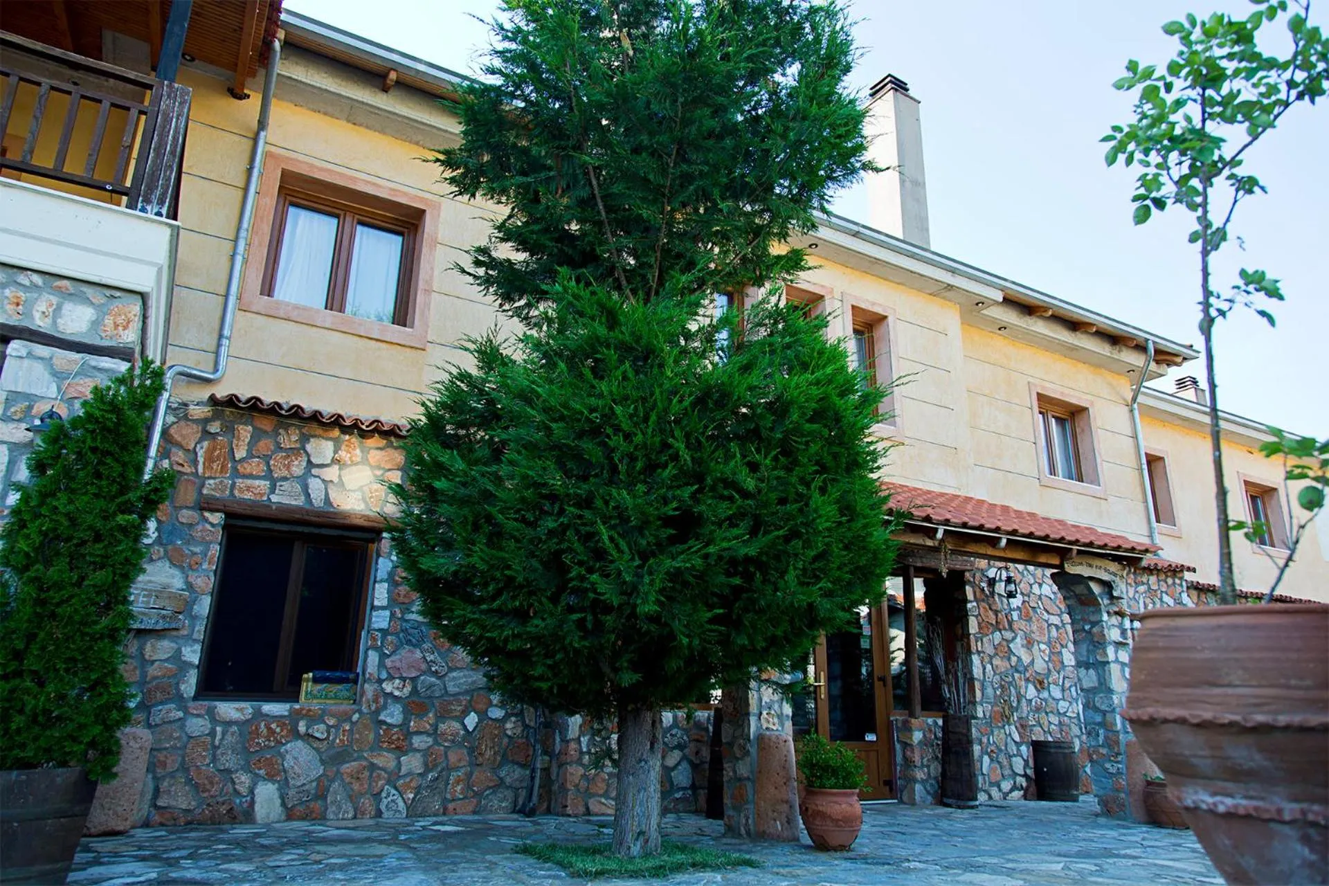 Facade/entrance in Aloni Toy Kir Thanasi Hotel & Spa