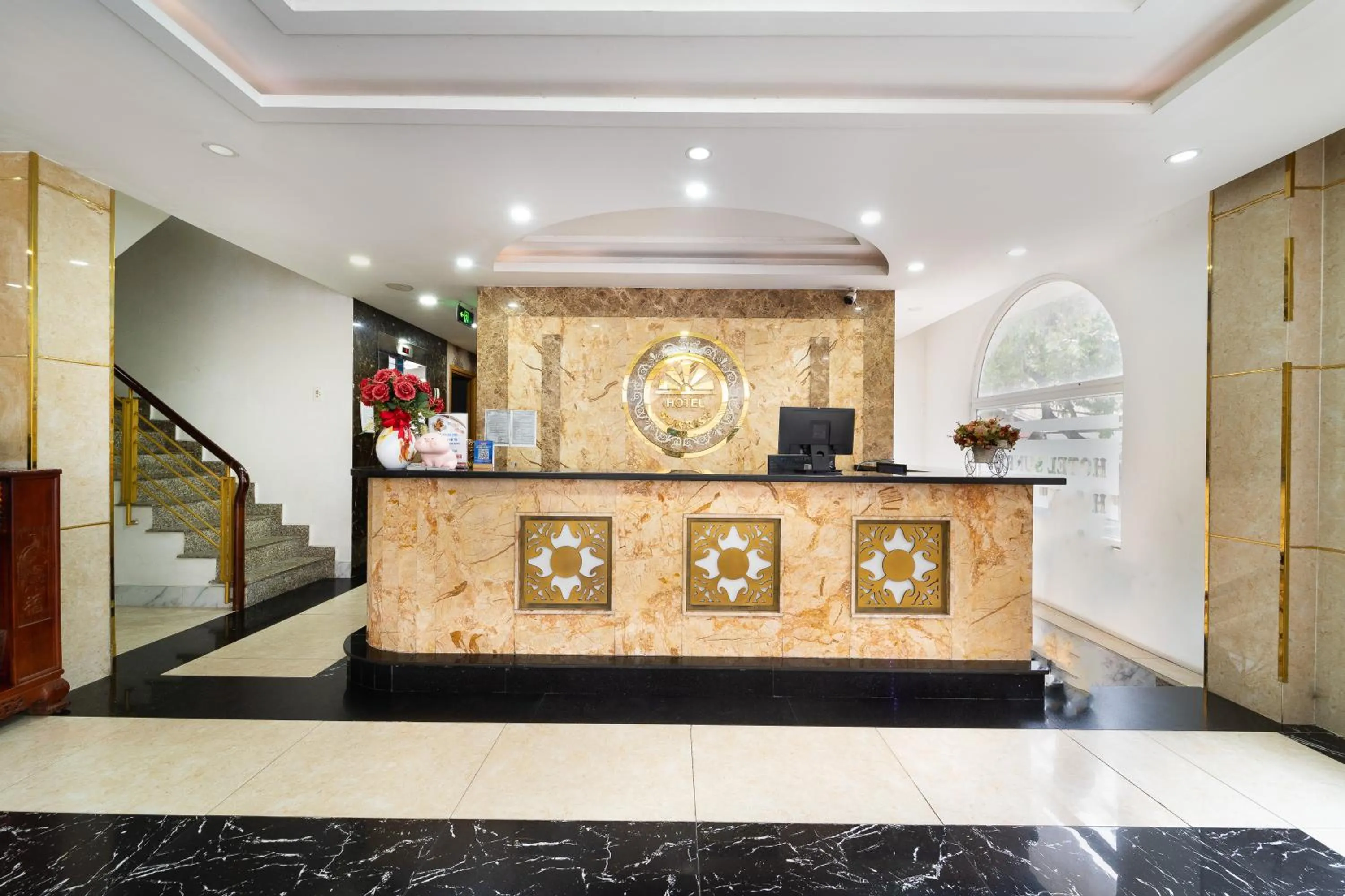 Lobby or reception in Collection O Sunrise Hotel Trung Son Near Lotte Mart