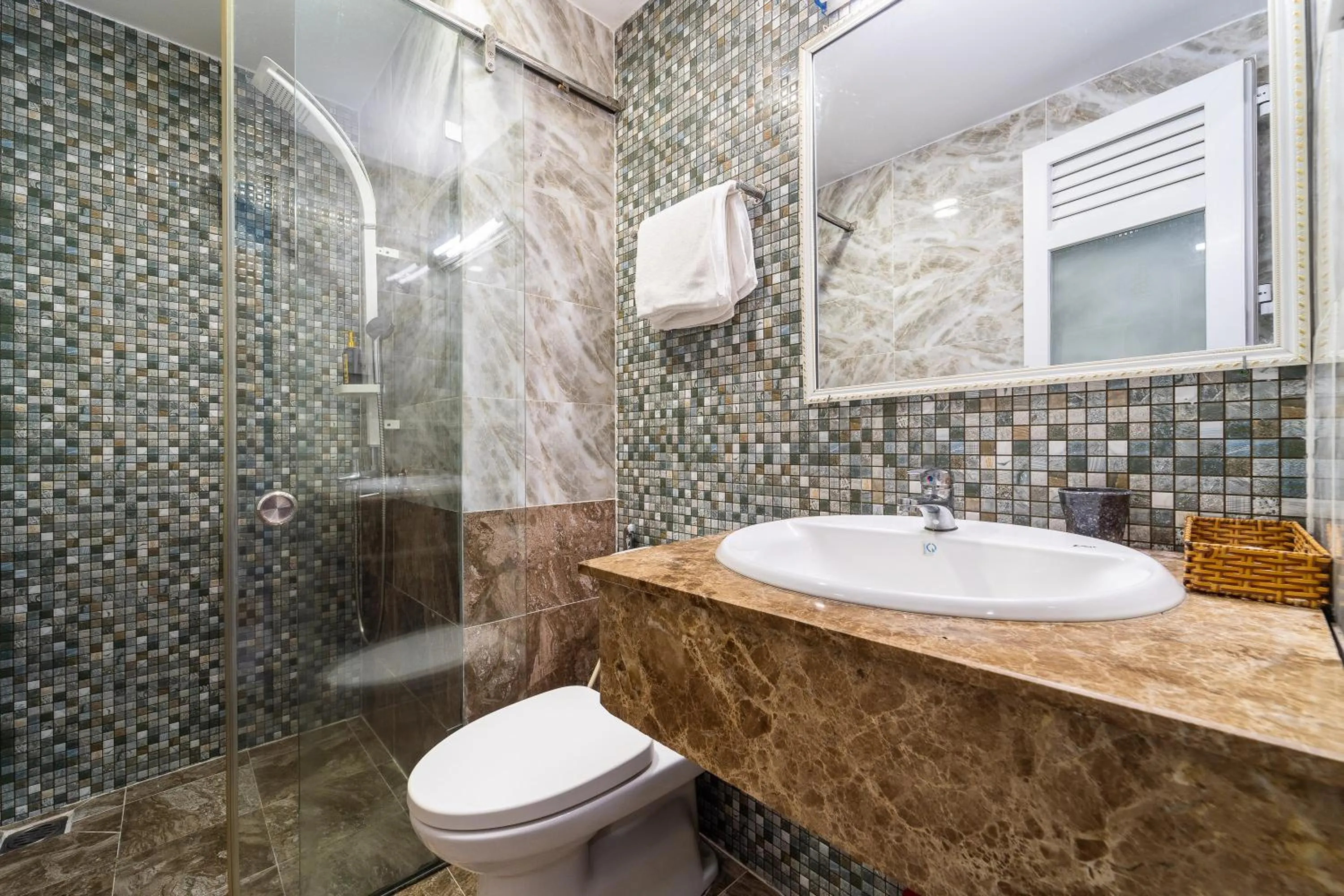 Bathroom in Collection O Sunrise Hotel Trung Son Near Lotte Mart