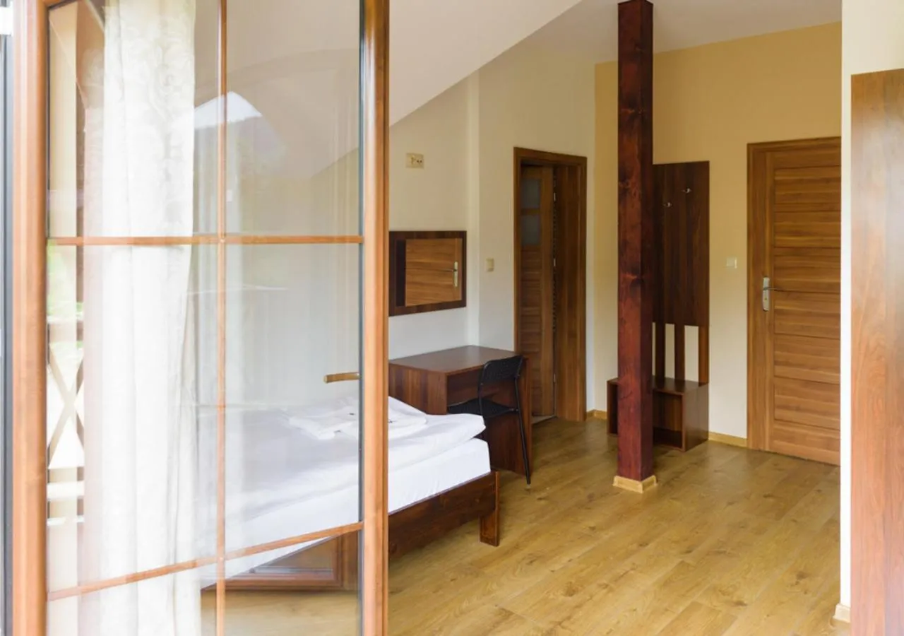 Toilet, Bed in Pod Chmielarzem