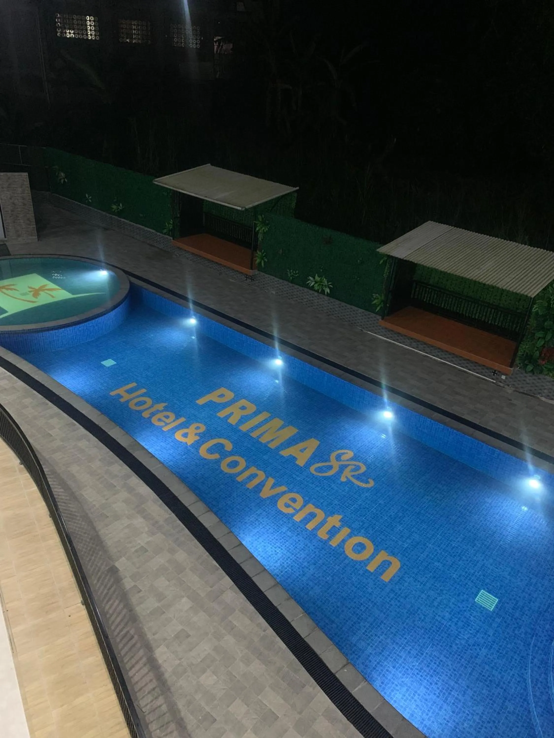 Swimming pool in Prima SR Hotel & Convention Yogyakarta