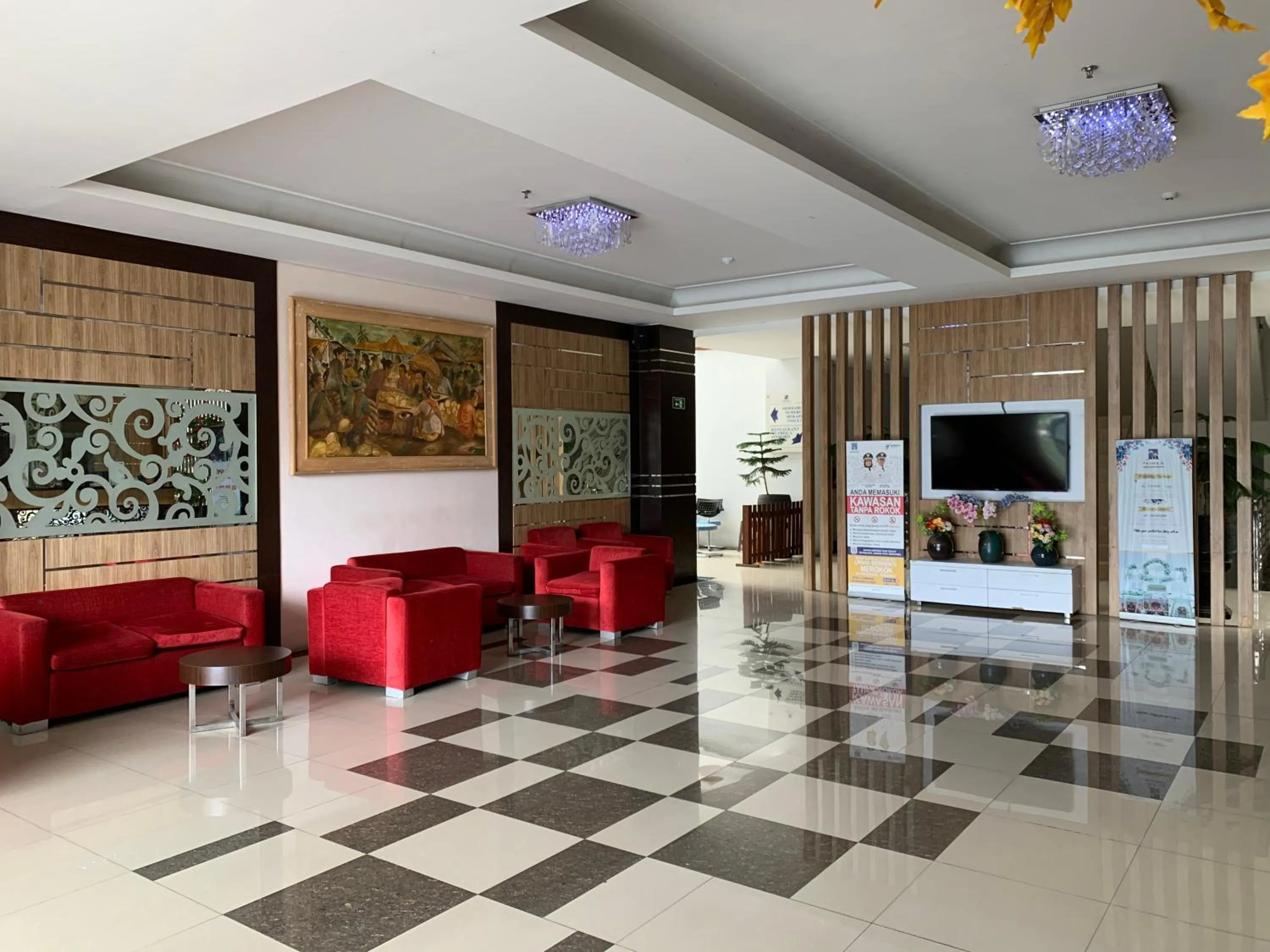 Lobby or reception in Prima SR Hotel & Convention Yogyakarta