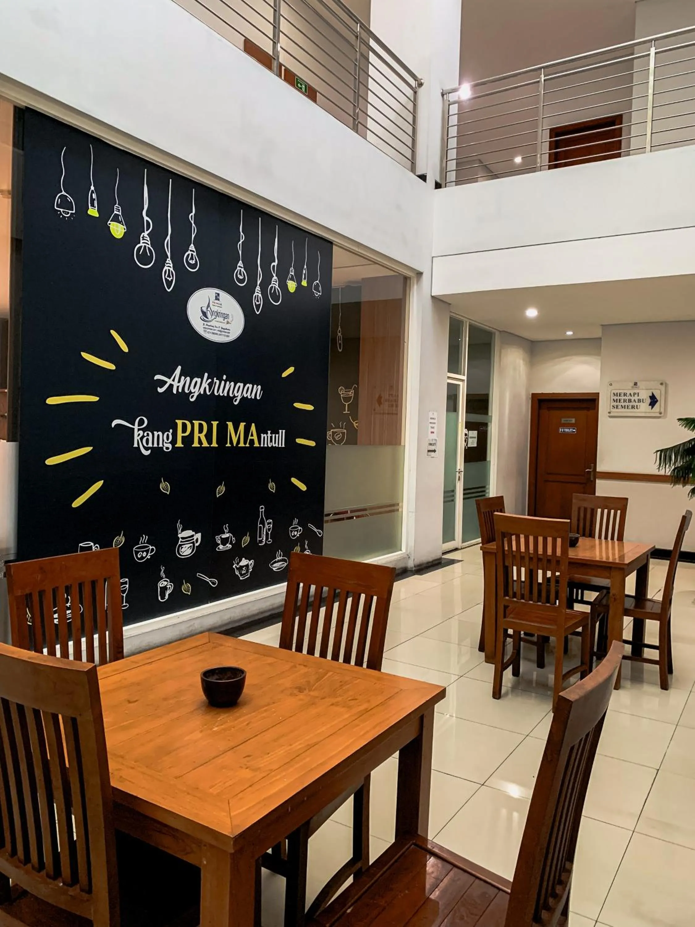 Seating area in Prima SR Hotel & Convention Yogyakarta