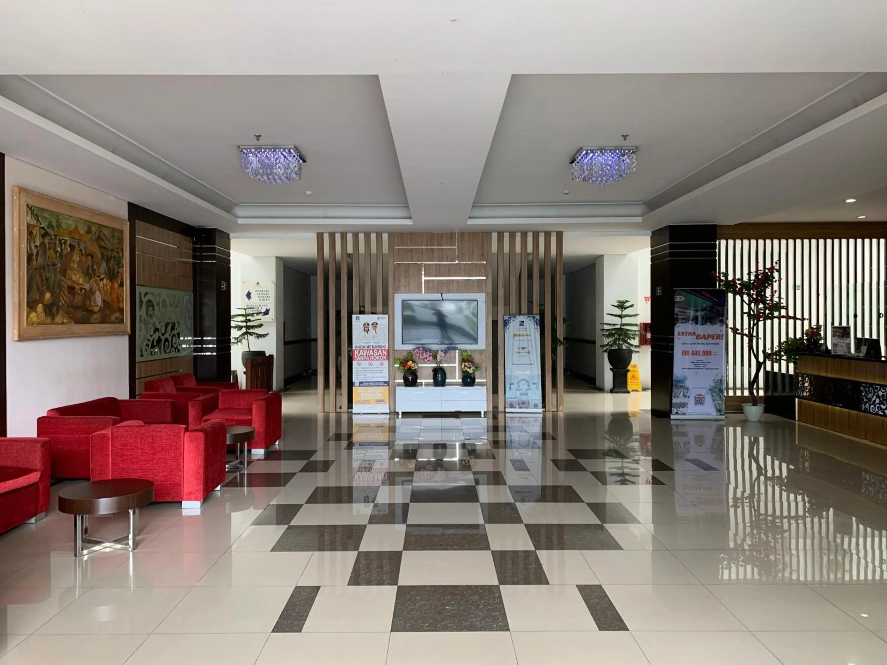 Lobby or reception in Prima SR Hotel & Convention Yogyakarta