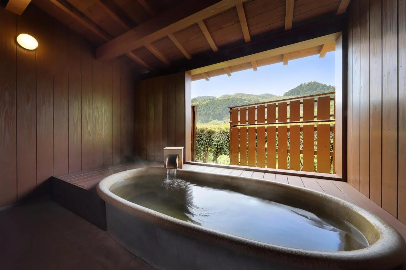 Open Air Bath in Ryokusuitei