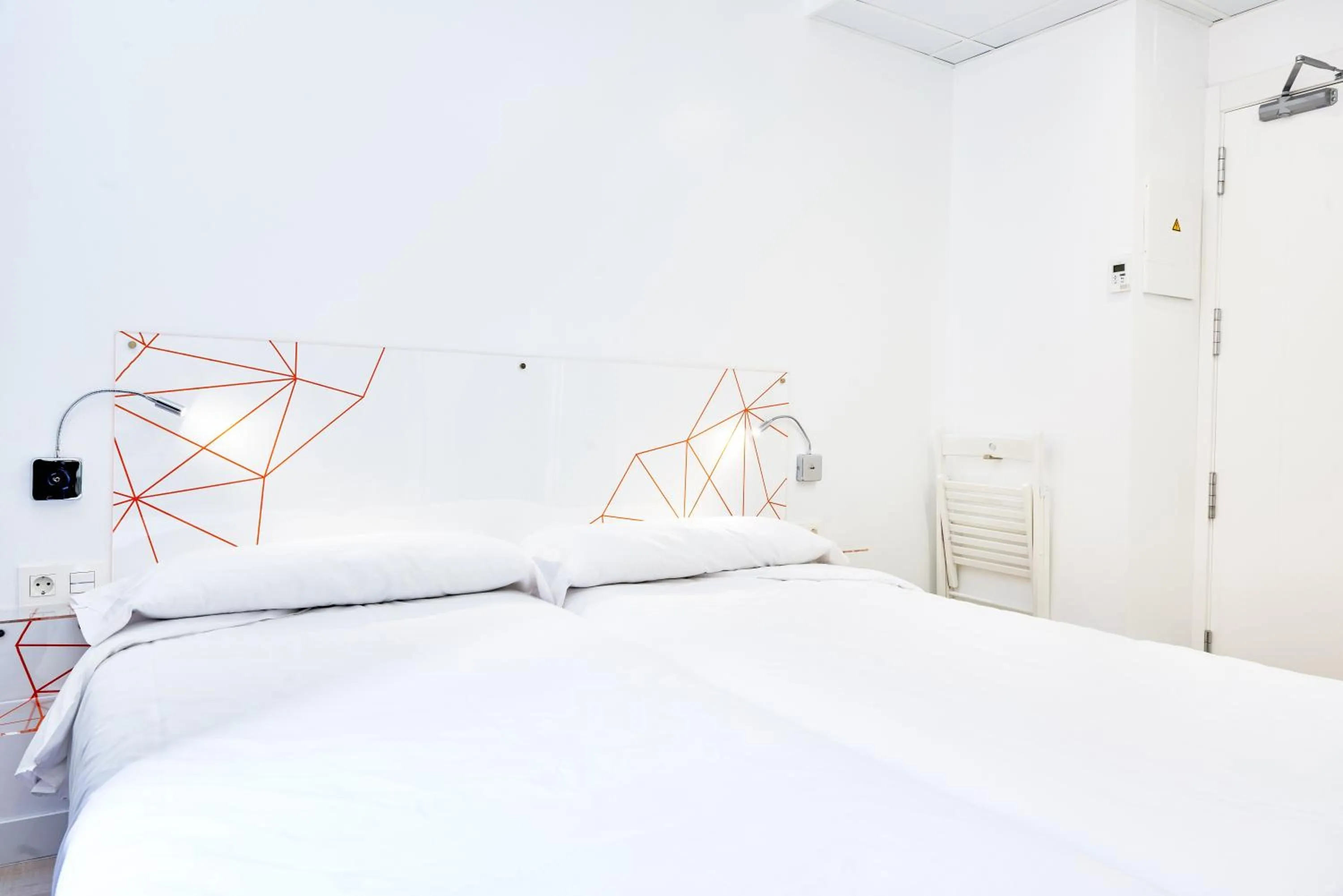 Photo of the whole room, Bed in AMC Granada Hostal