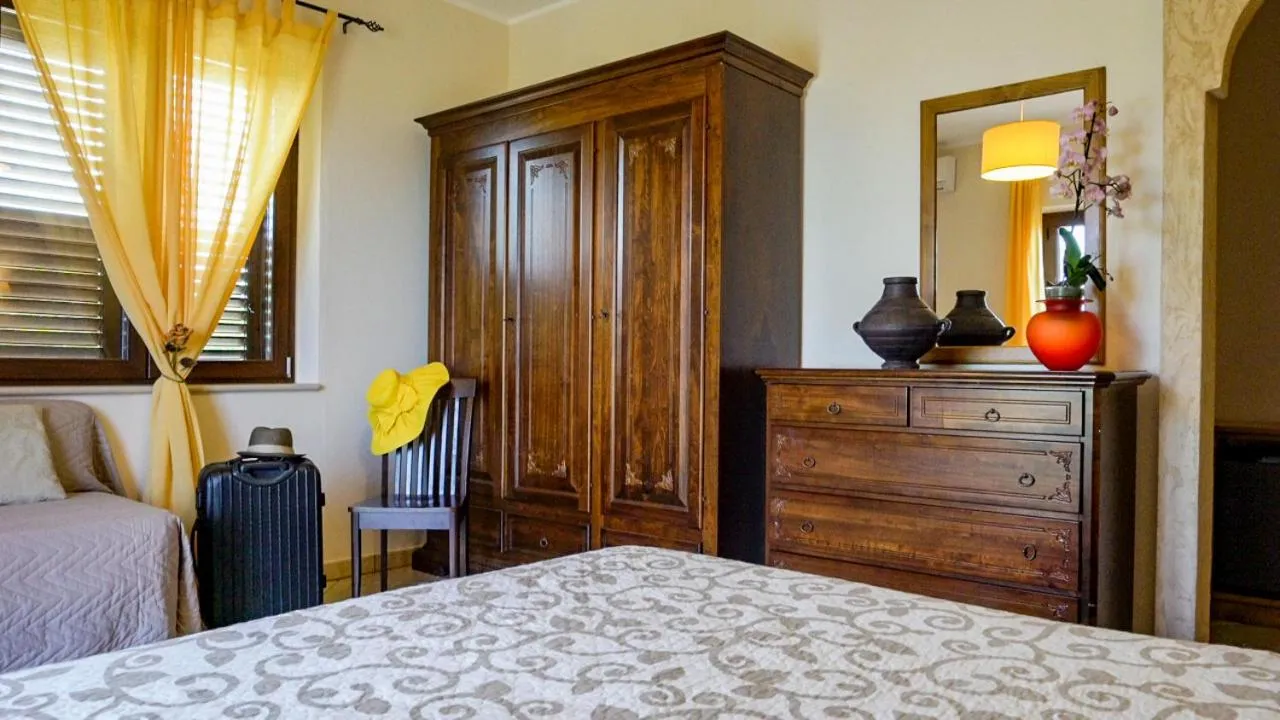 Photo of the whole room, Bed in Villa D'Aquino