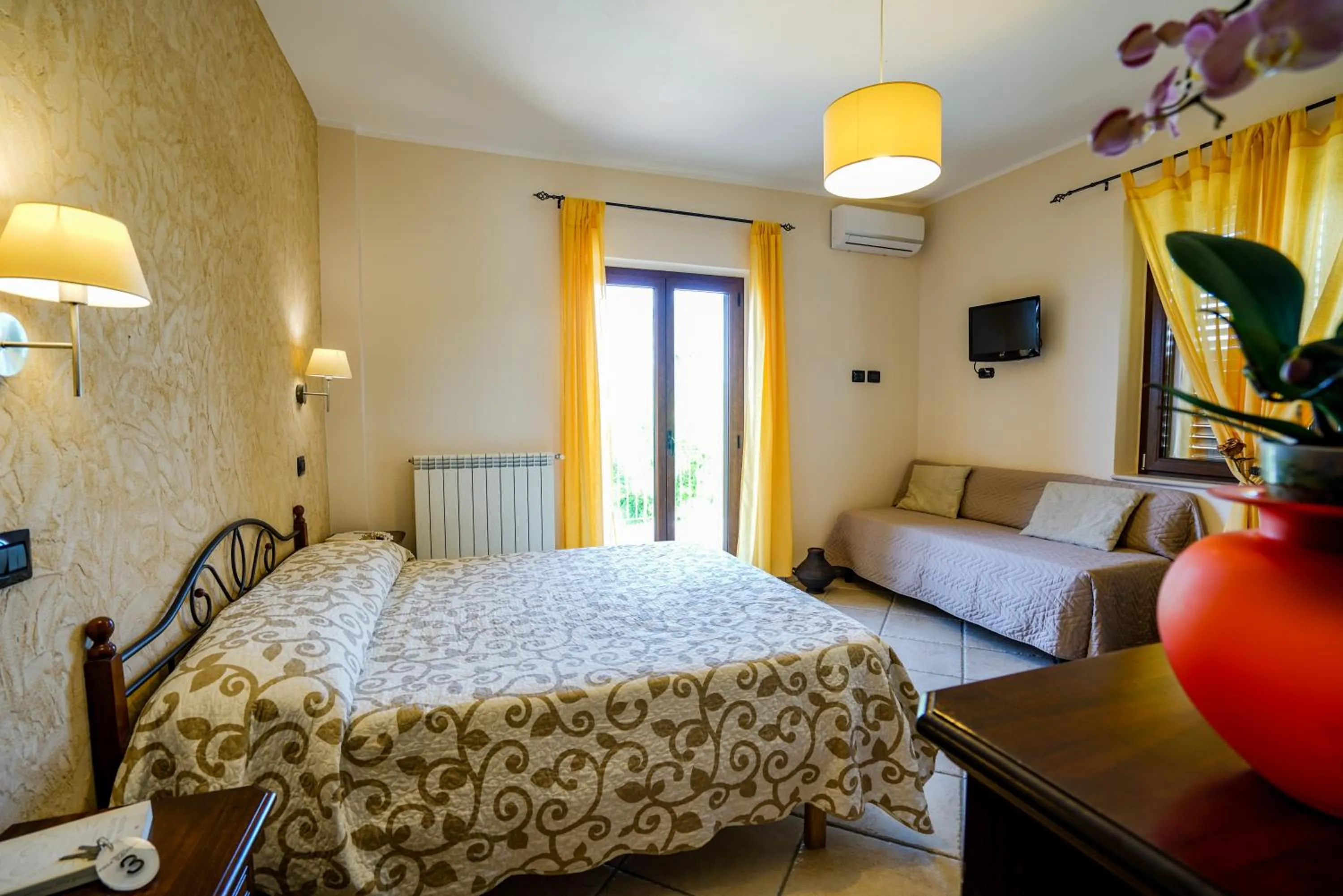 Photo of the whole room, Bed in Villa D'Aquino