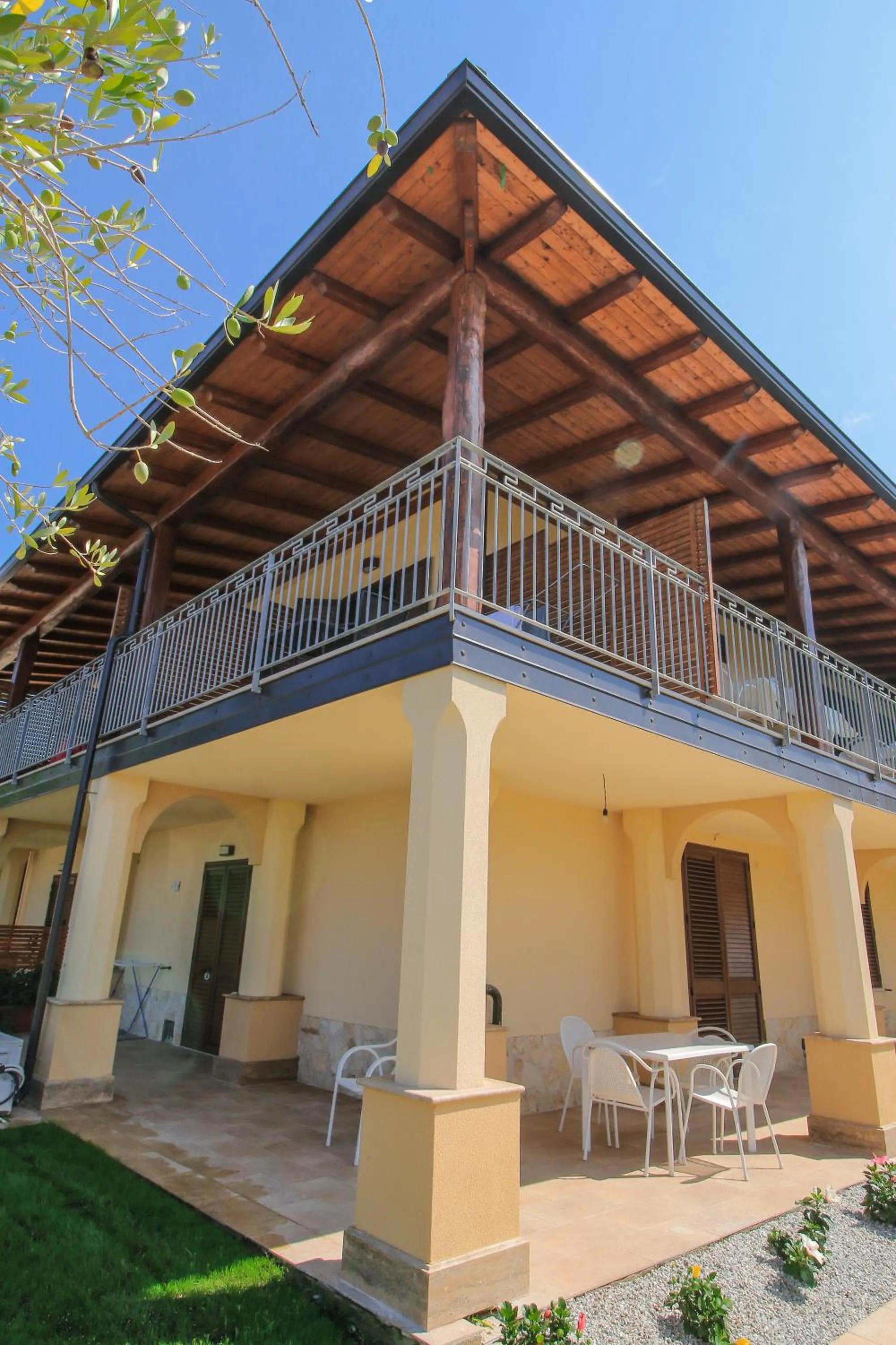 Property building in Villa D'Aquino