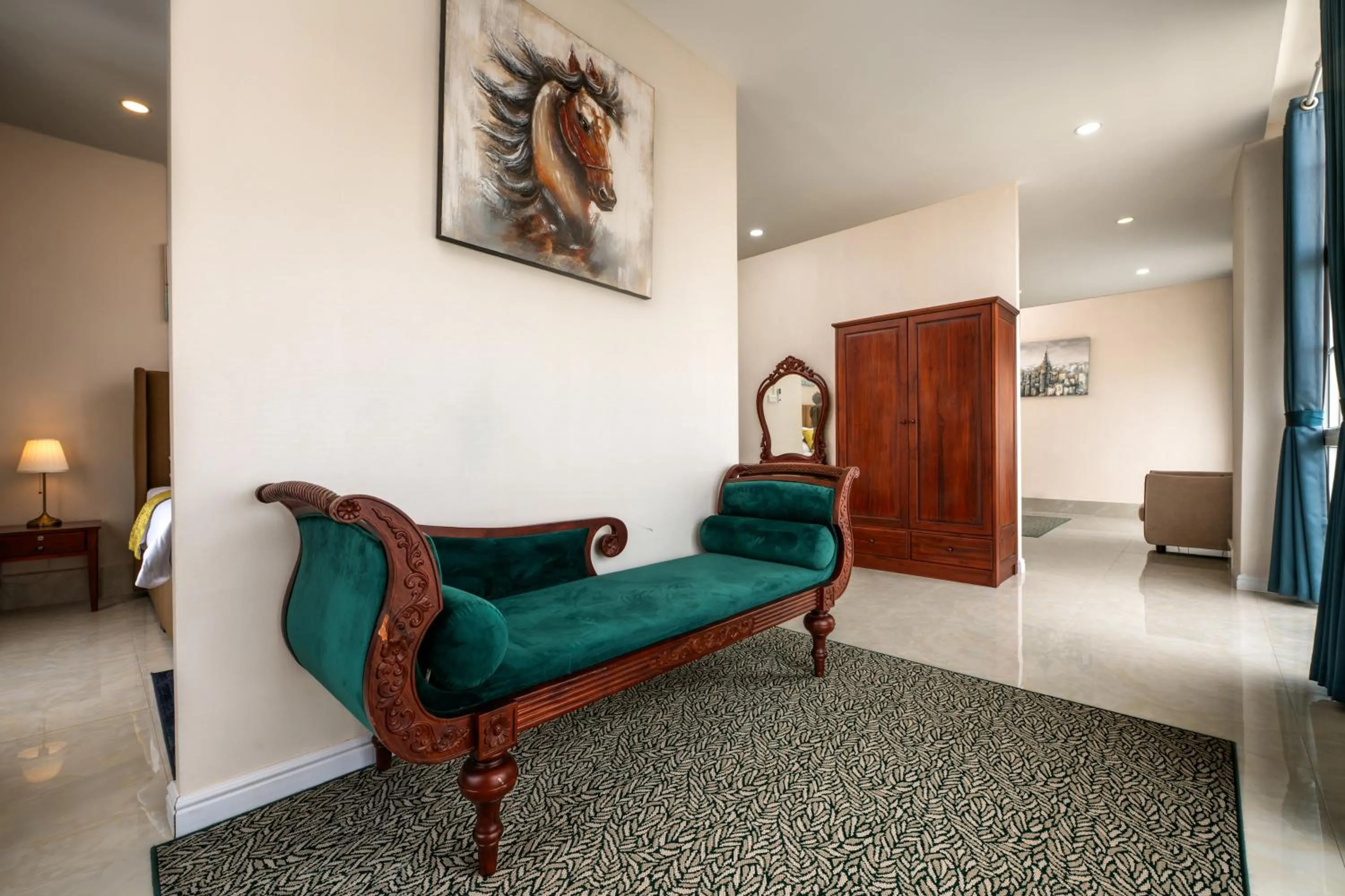 Guests in Ali Grand Hotel