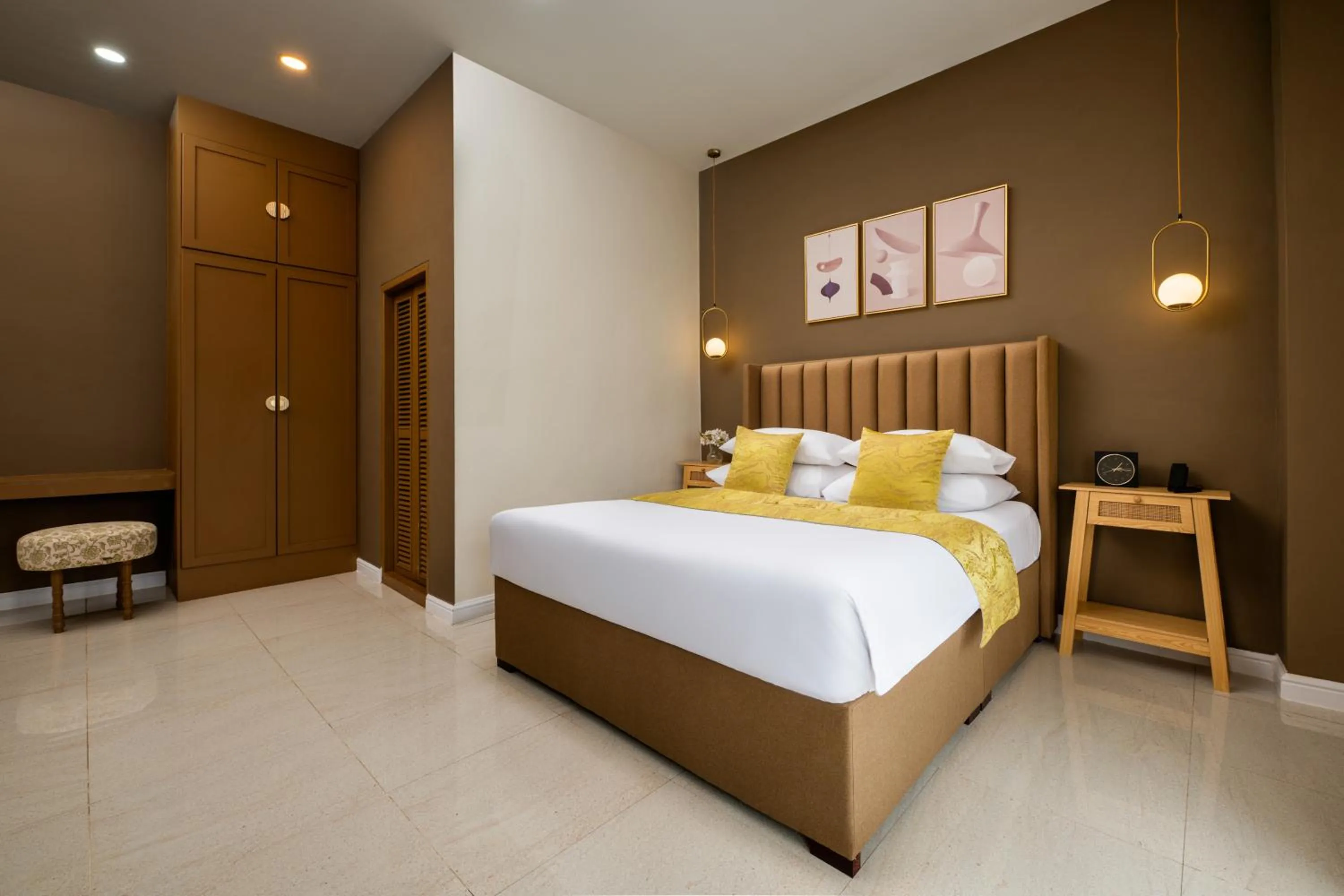 Guests, Bed in Ali Grand Hotel