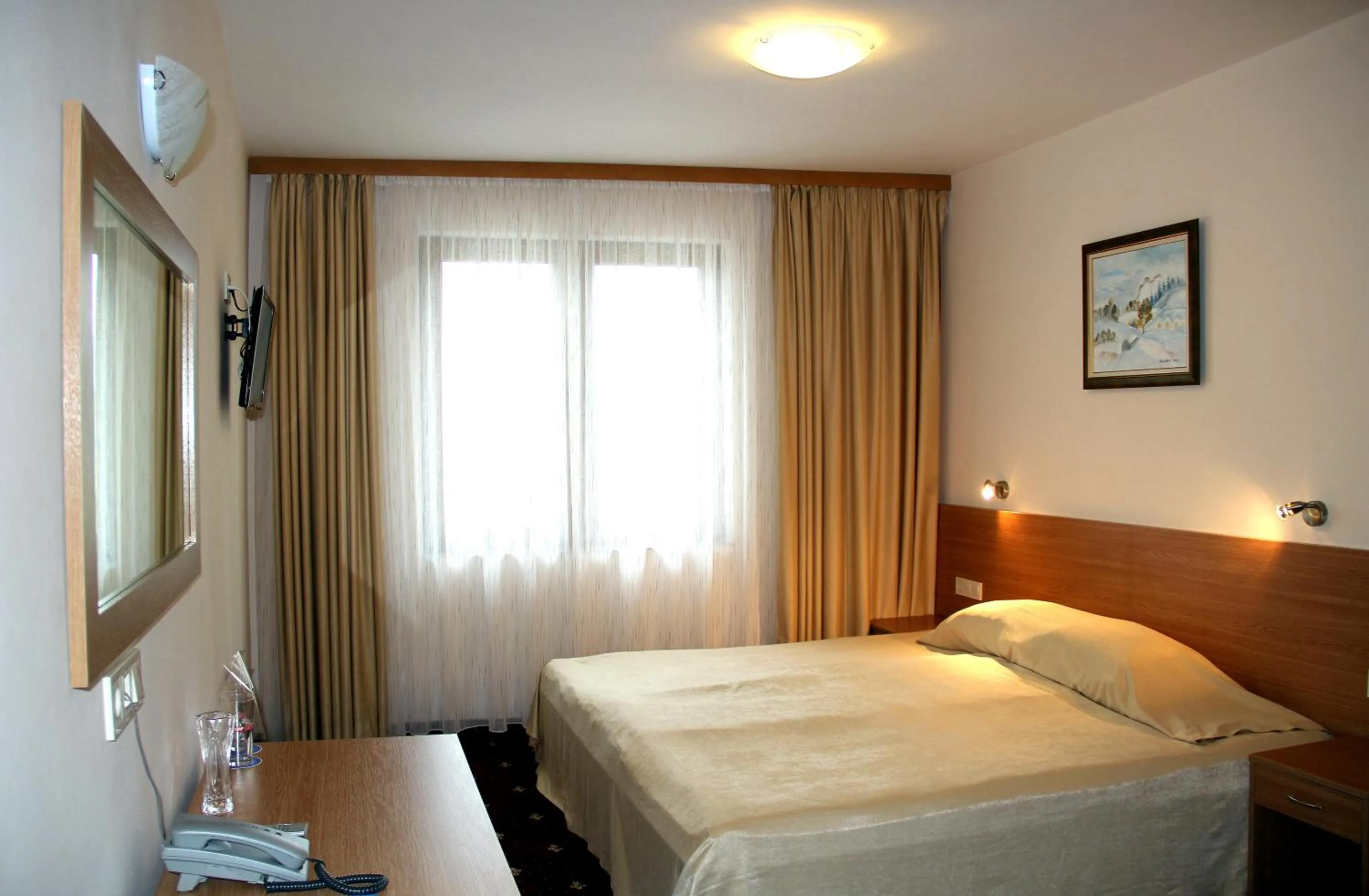 Photo of the whole room, Bed in Hotel Coop Rozhen