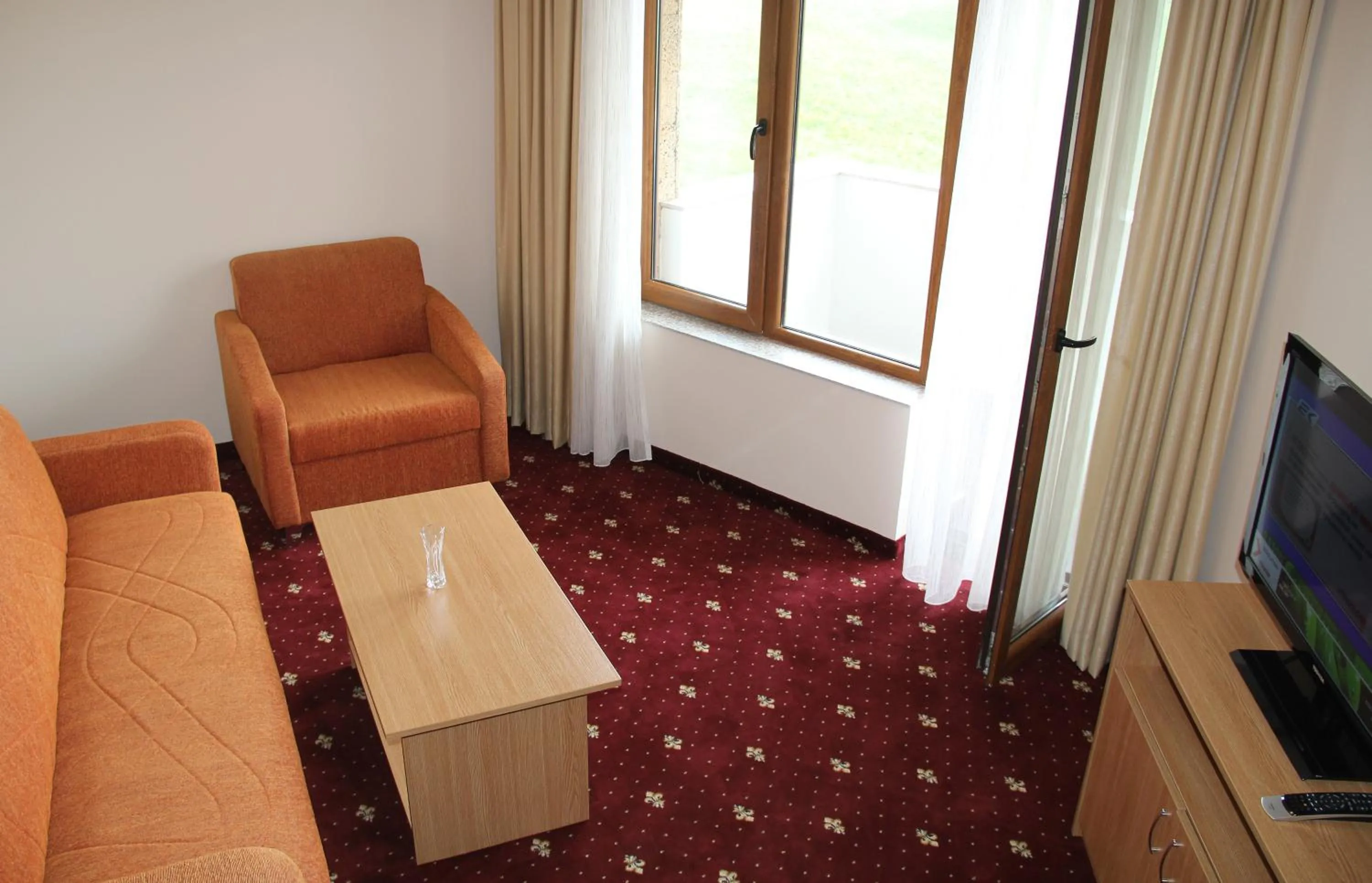 Photo of the whole room in Hotel Coop Rozhen