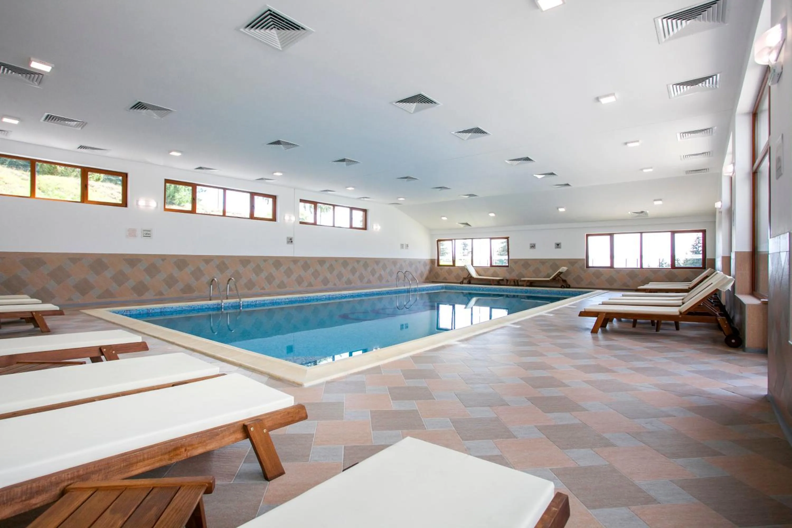Swimming pool in Hotel Coop Rozhen