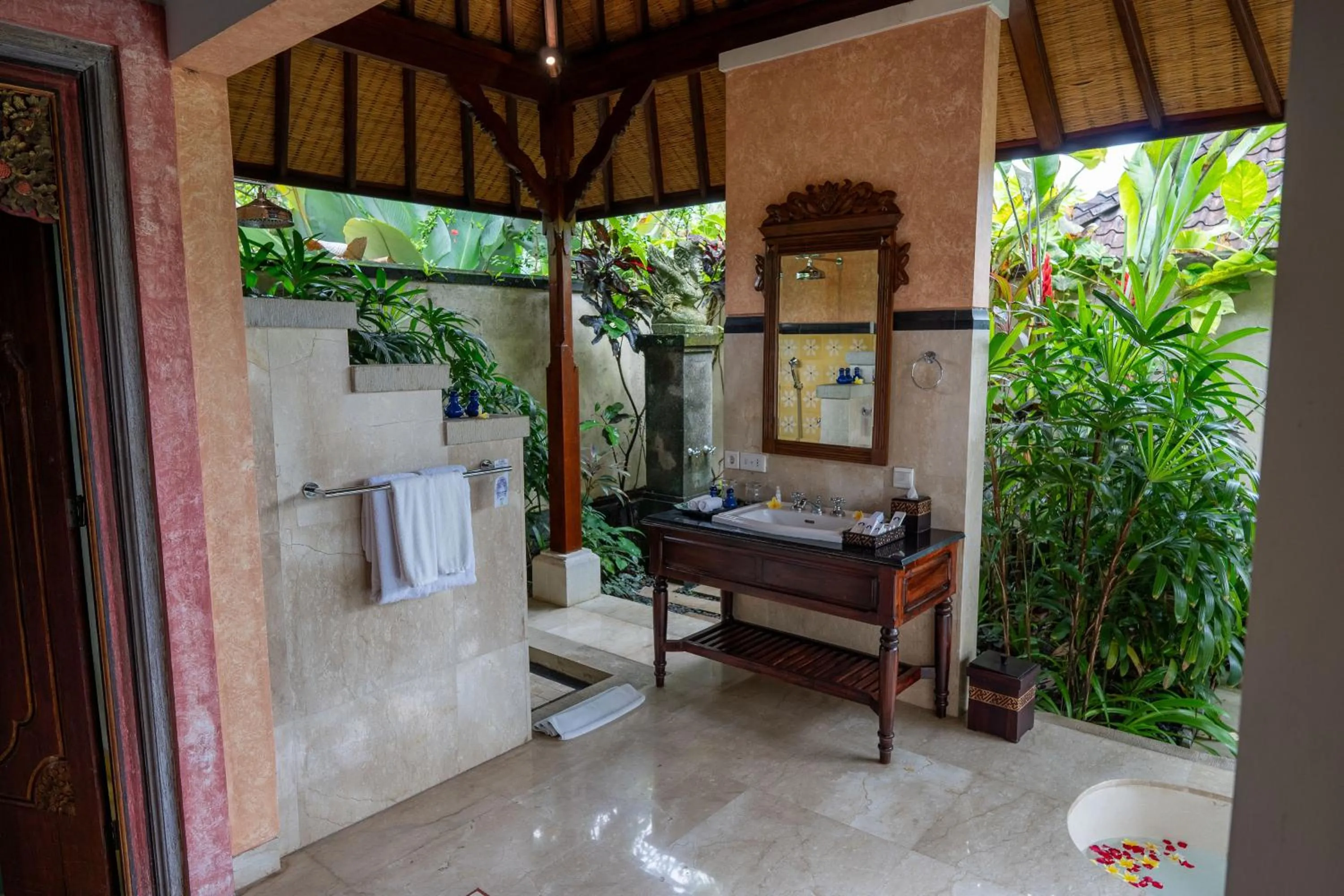 Toilet in Dwaraka The Royal Villas