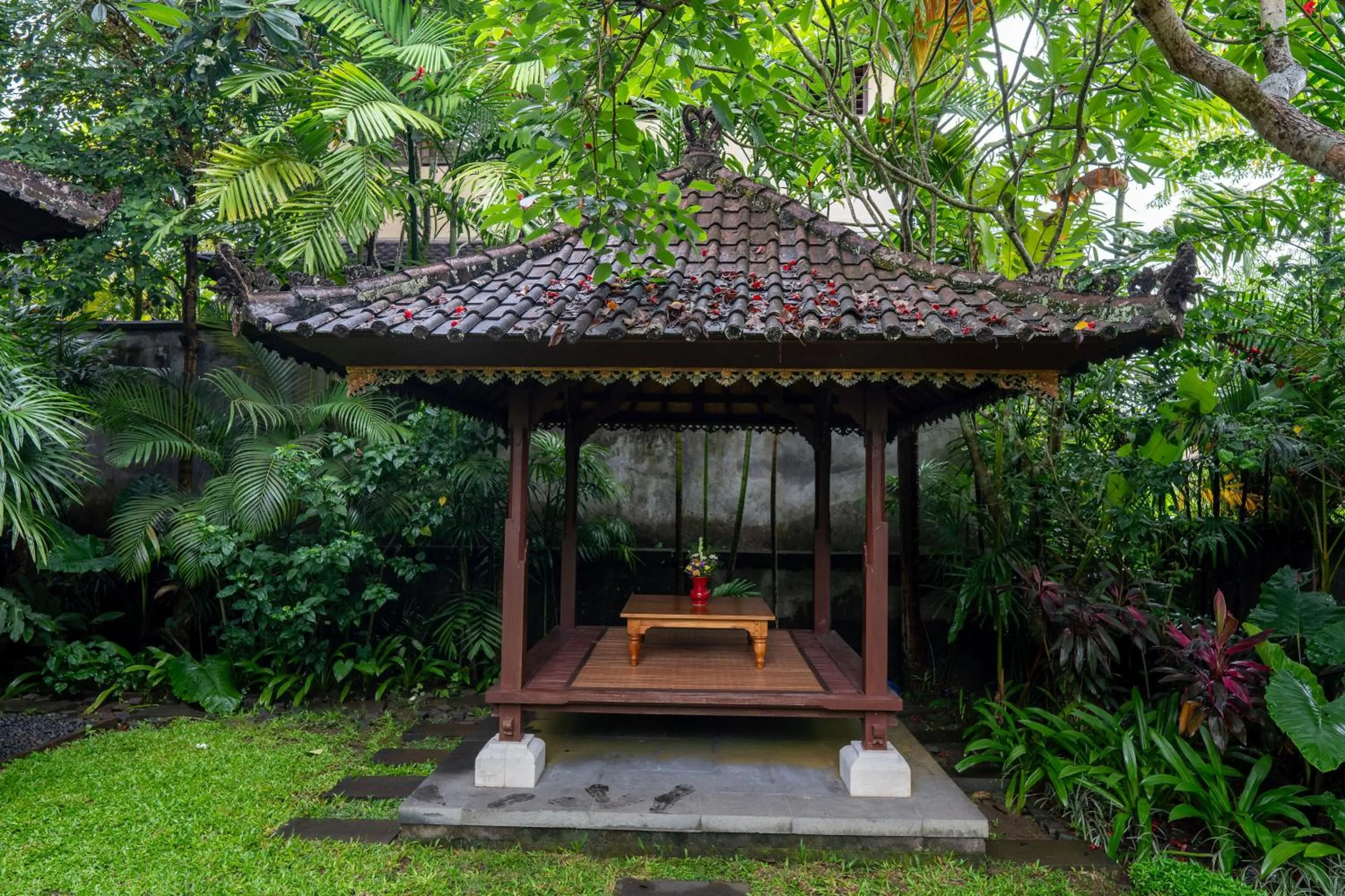 Garden in Dwaraka The Royal Villas