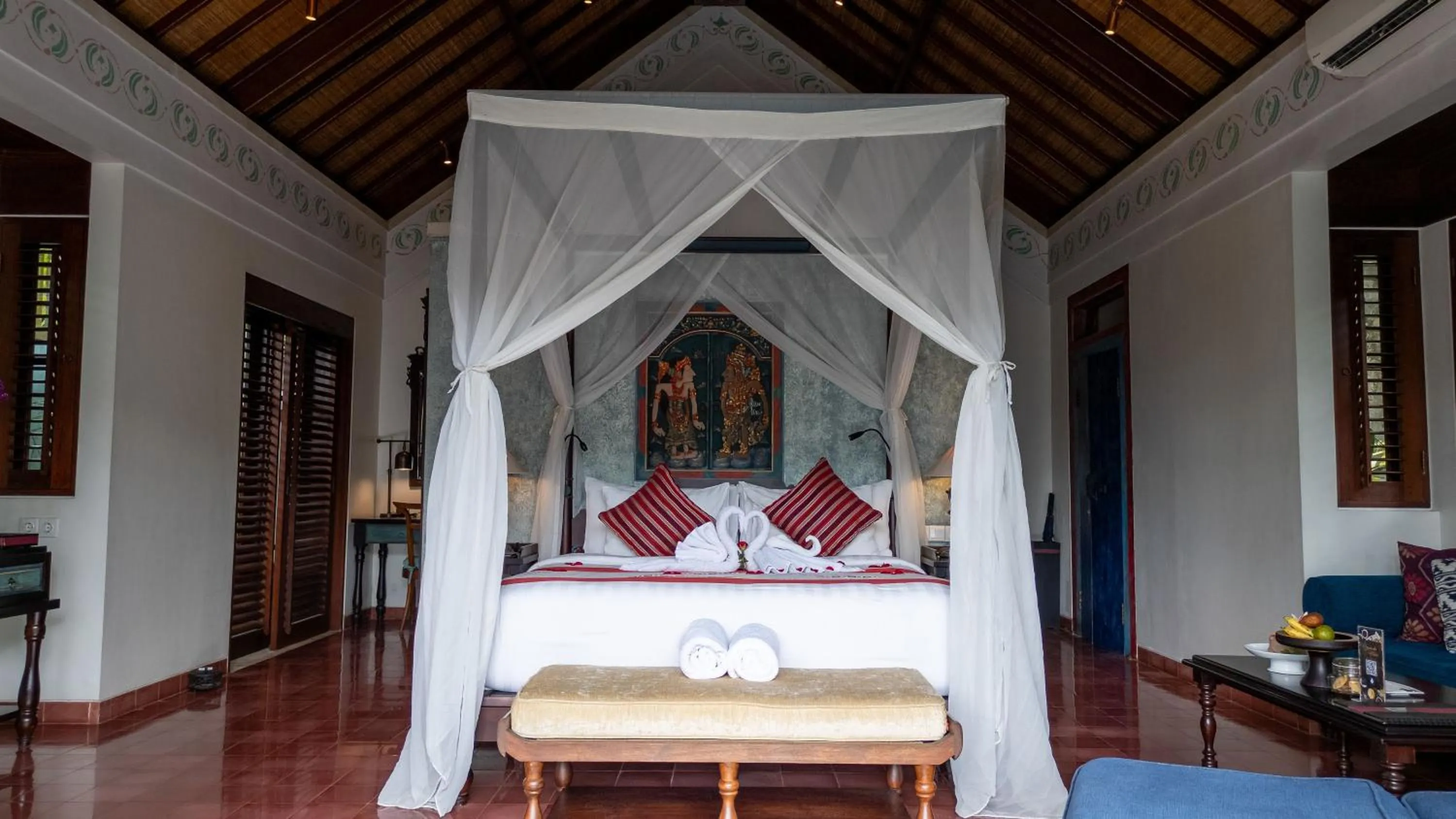 Bed in Dwaraka The Royal Villas
