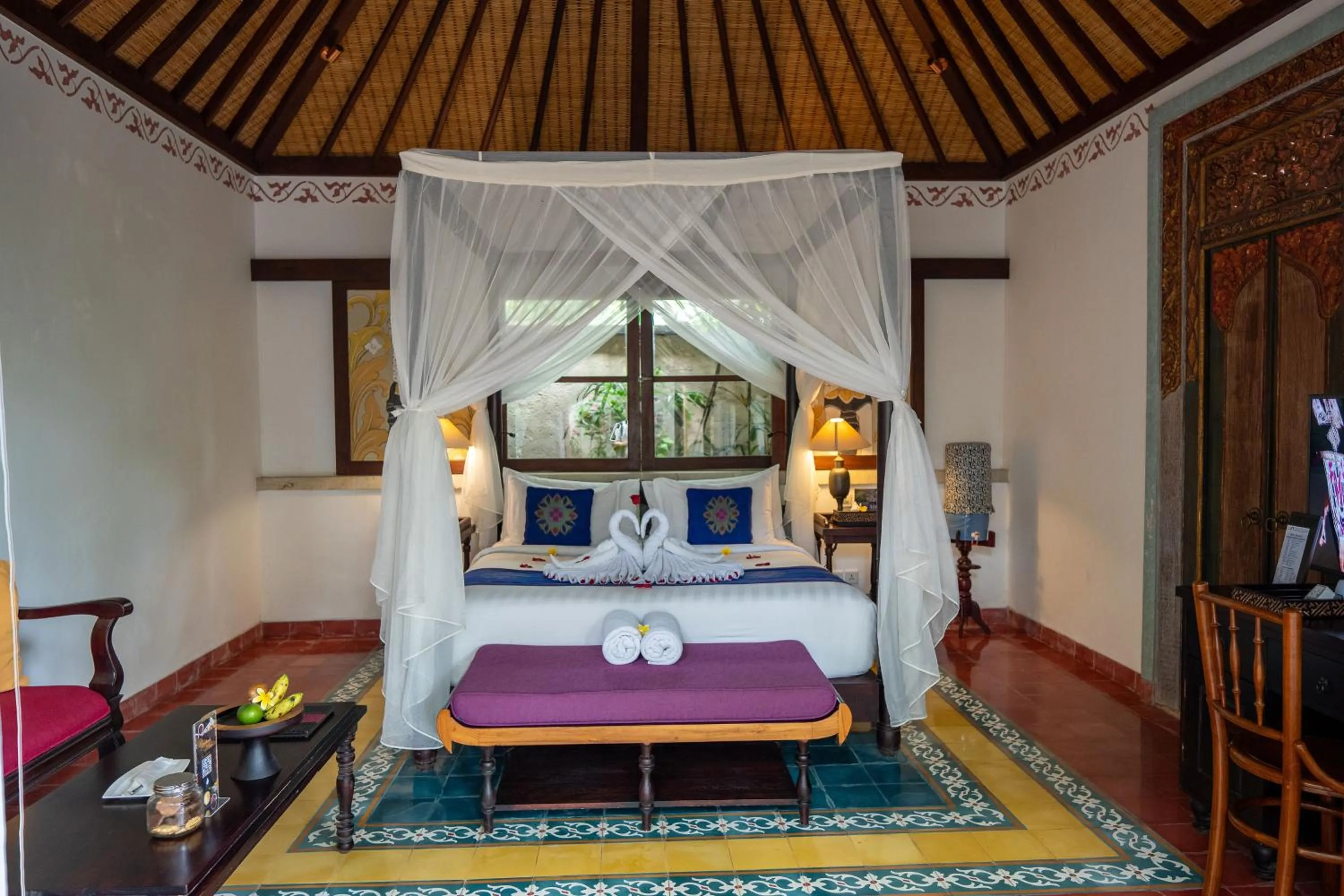 Bed in Dwaraka The Royal Villas