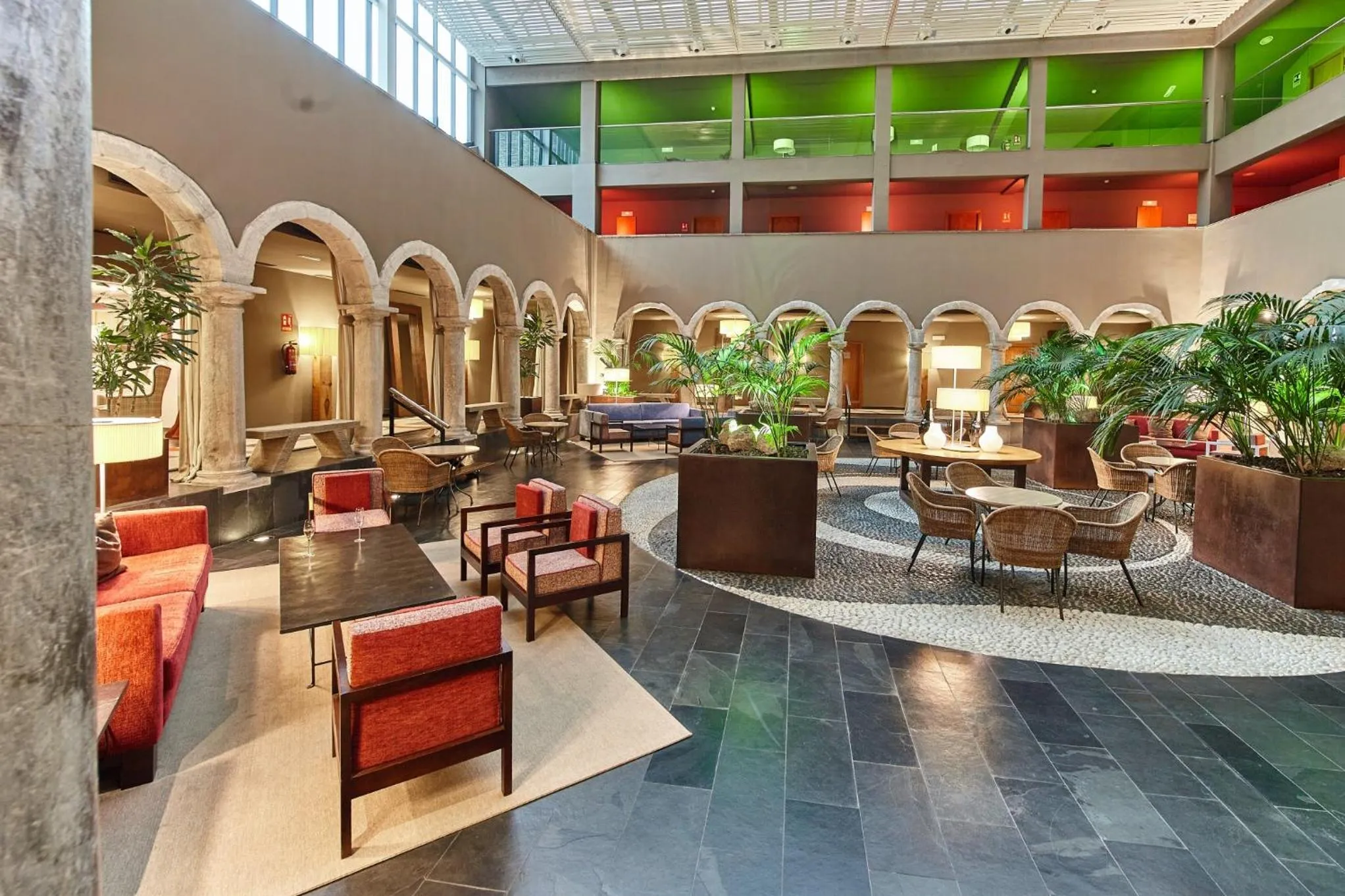 Lobby or reception in Parador De La Seu D'urgell