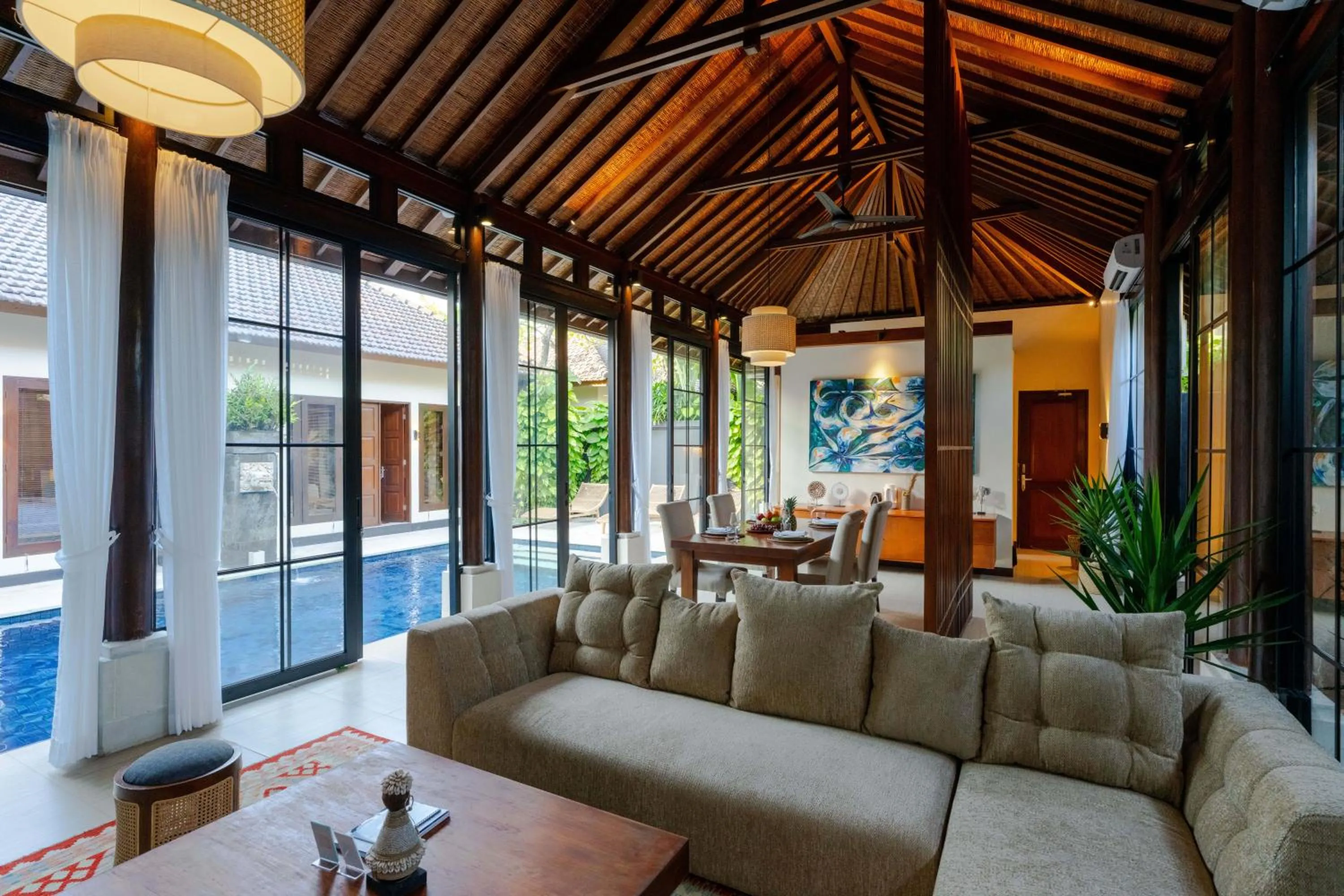 Living room in Boholuma Villas by Pertama Management