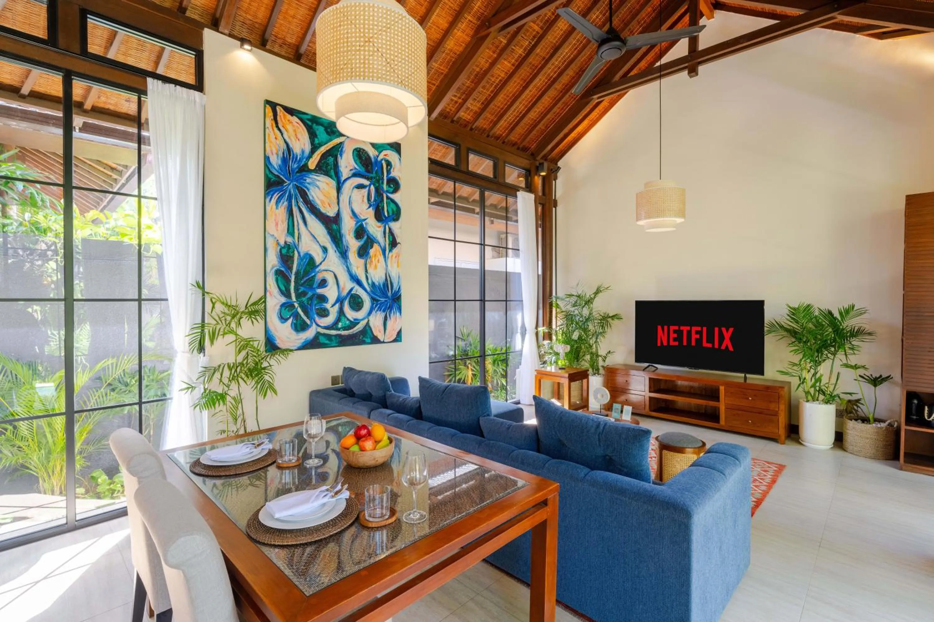 Living room in Boholuma Villas by Pertama Management