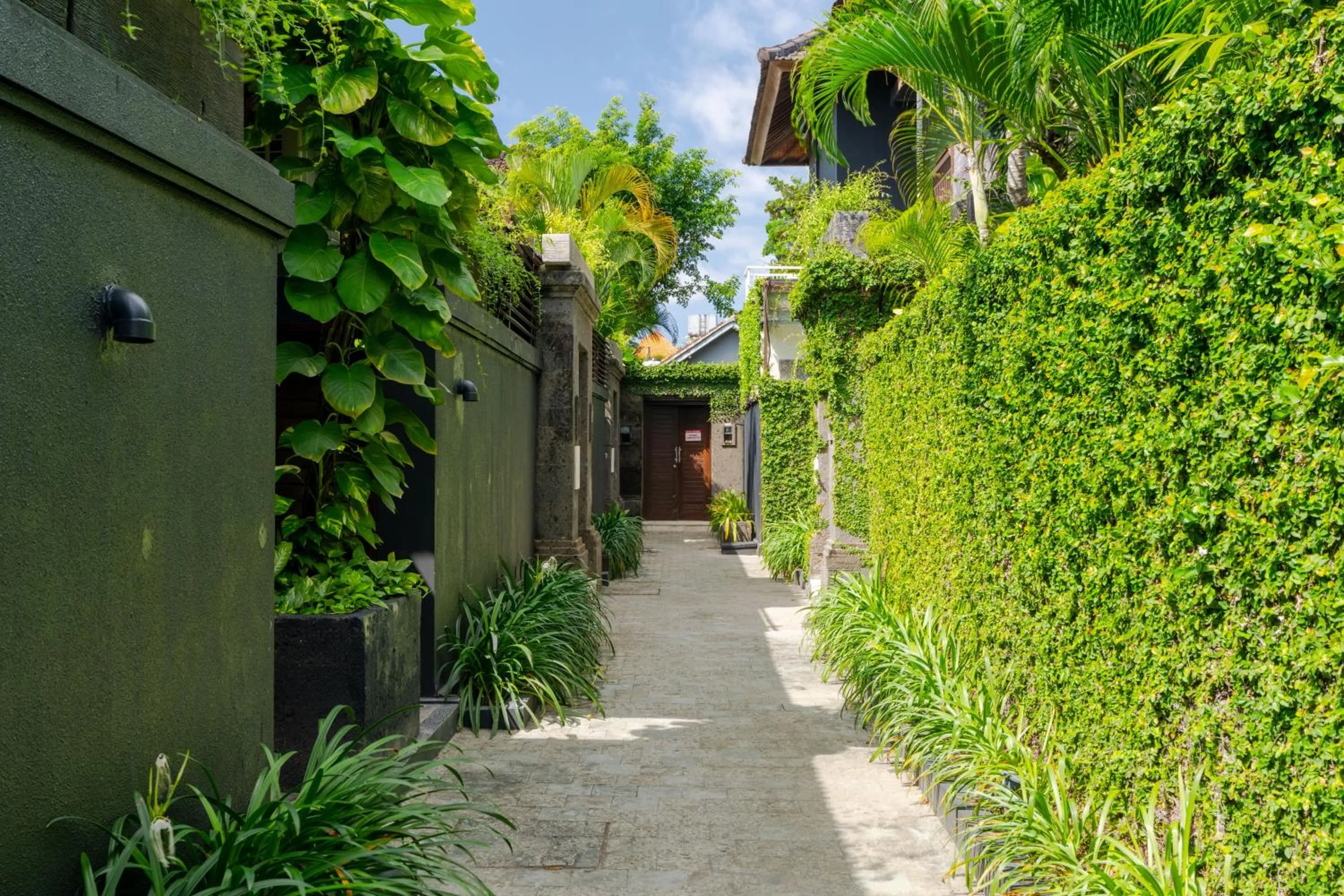 Neighbourhood in Boholuma Villas by Pertama Management