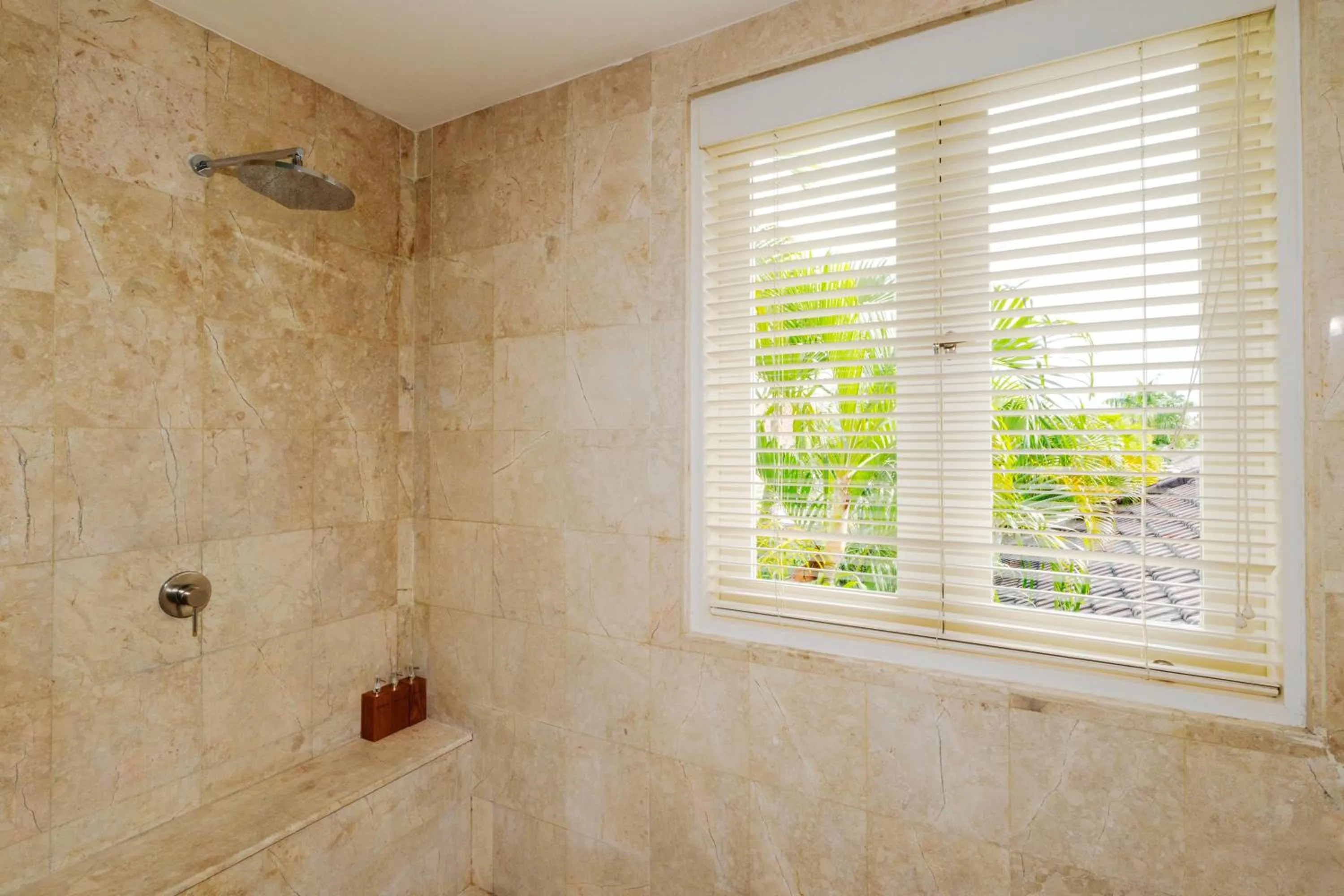 Shower in Boholuma Villas by Pertama Management