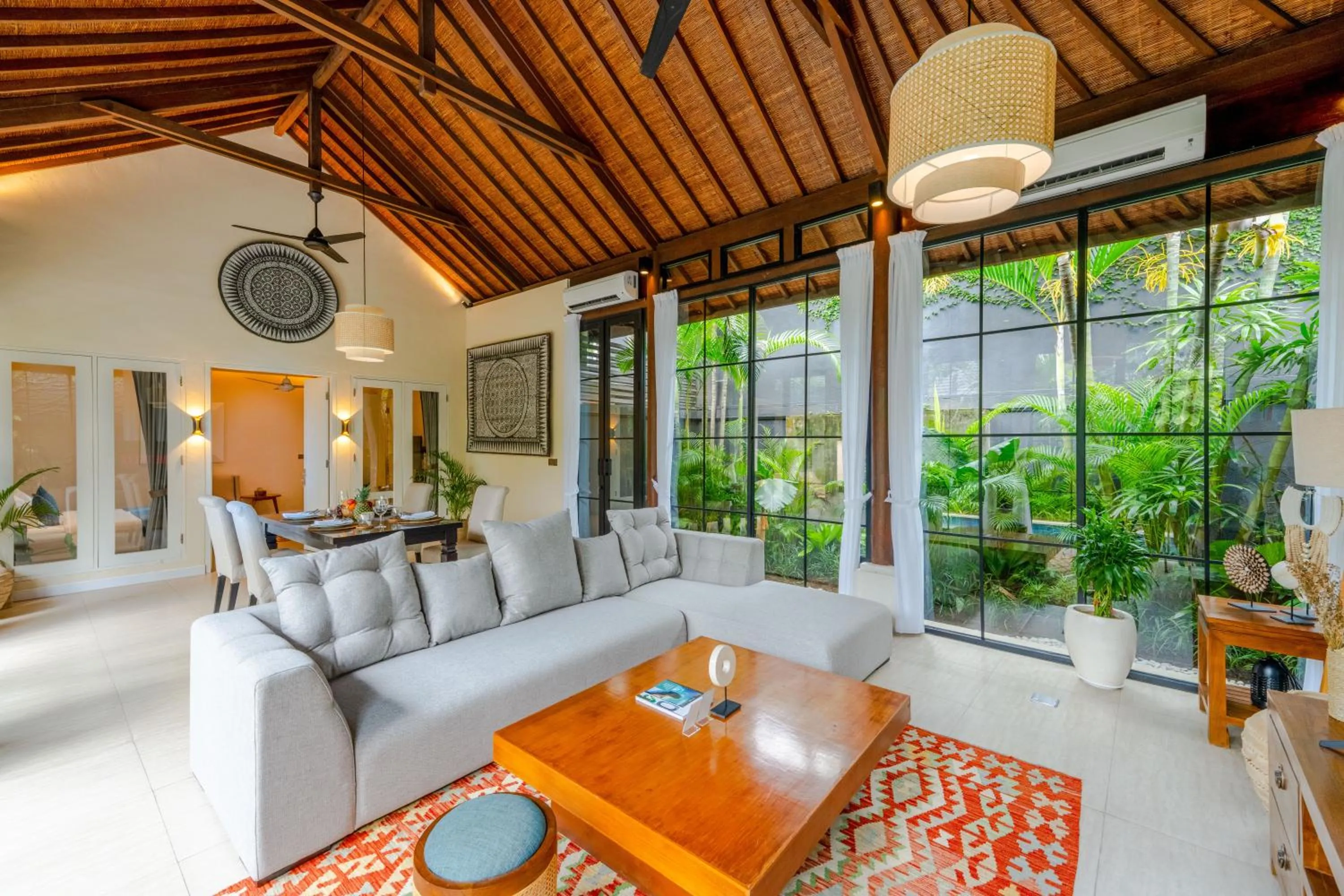 Living room in Boholuma Villas by Pertama Management