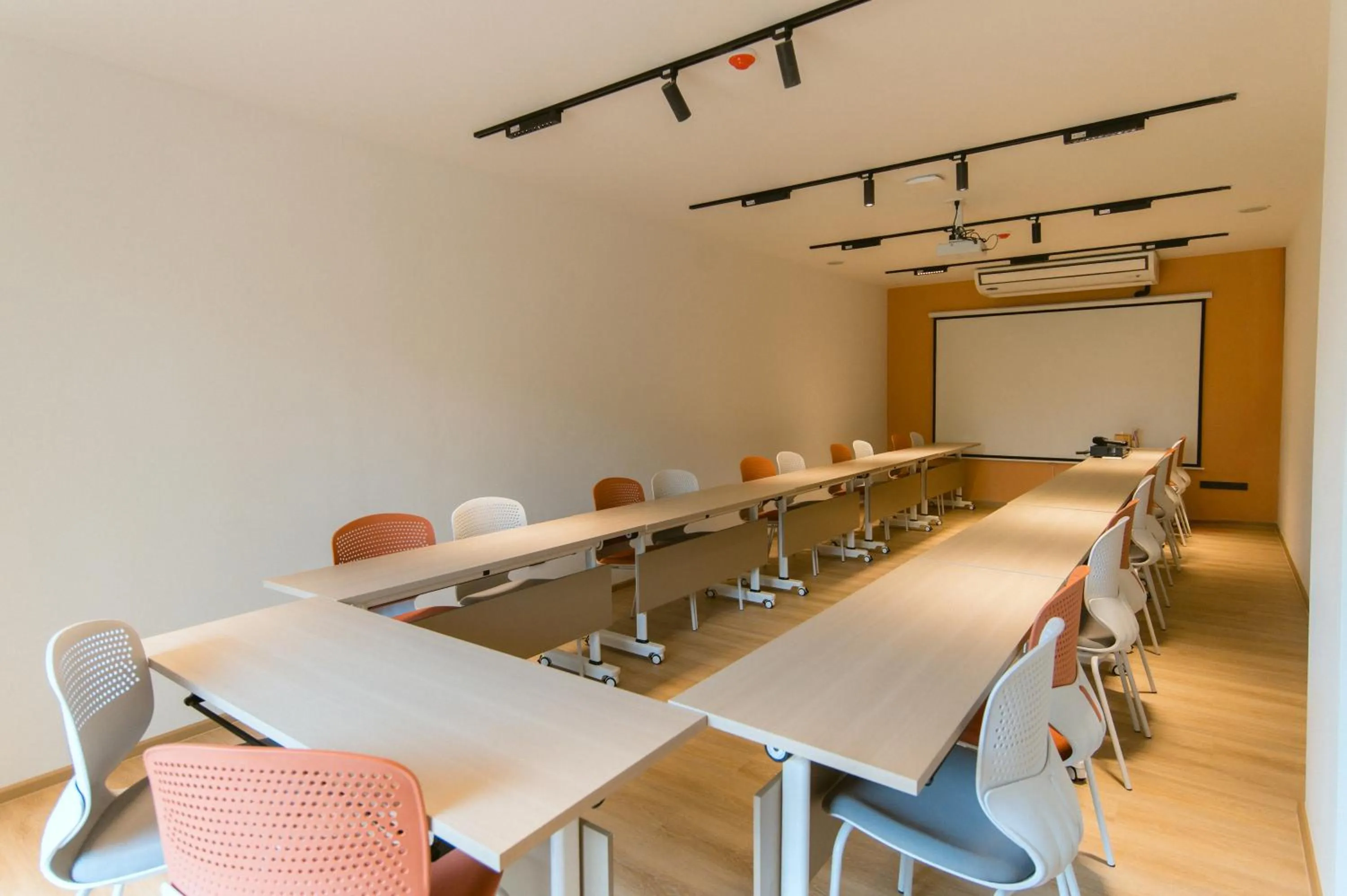 Meeting/conference room in PAAK Hotel Suvarnabhumi