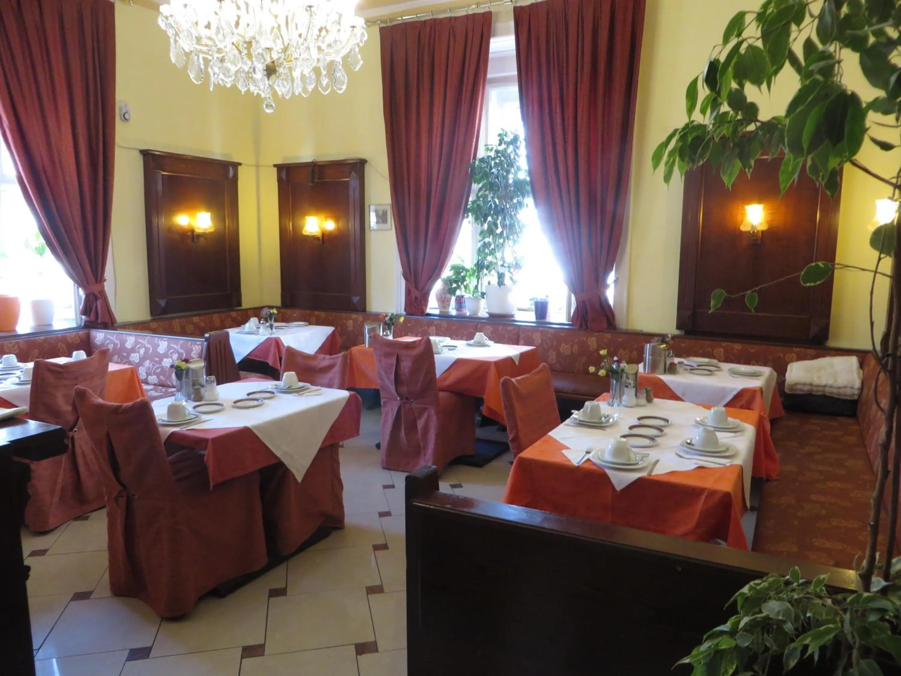 Restaurant/places to eat in Hotel Stadtpark