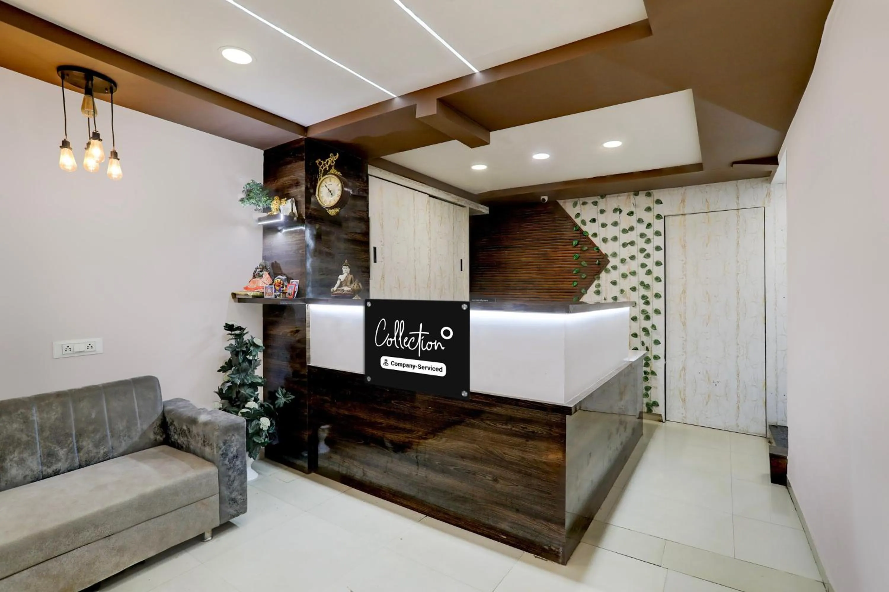 Lobby or reception in Collection O Palampur Surat Formerly Hotel Royal Paradise