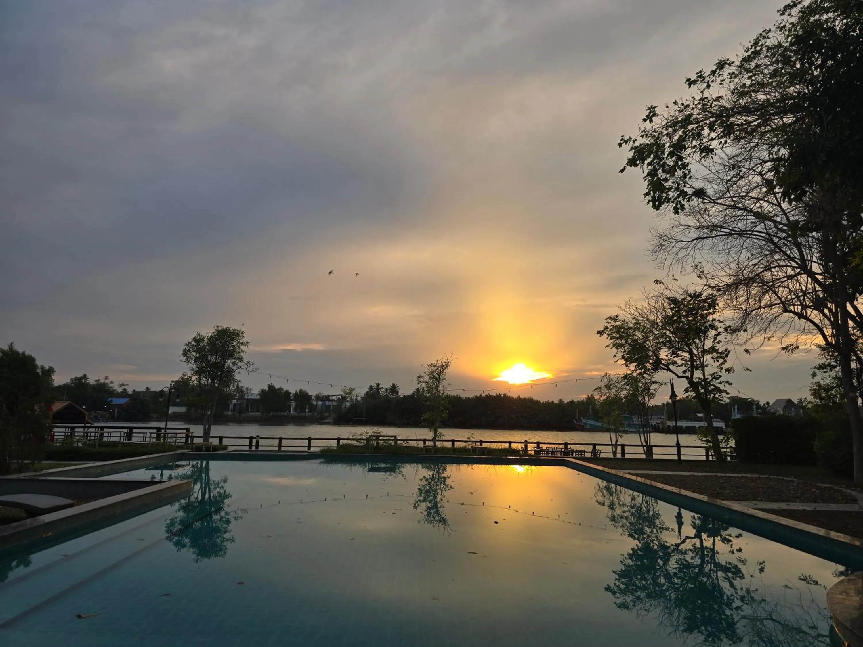 Sunset in Baan Tai Had Resort