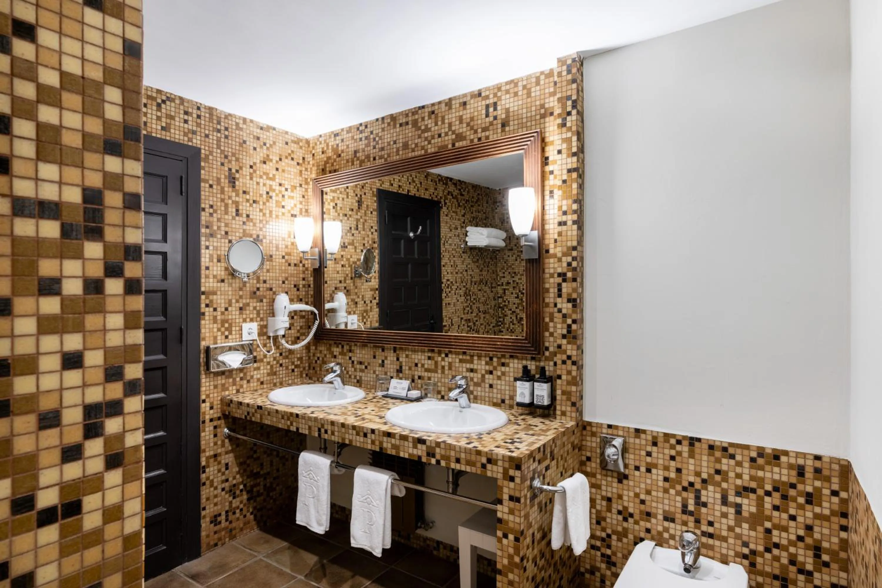 Bathroom in Parador de Trujillo