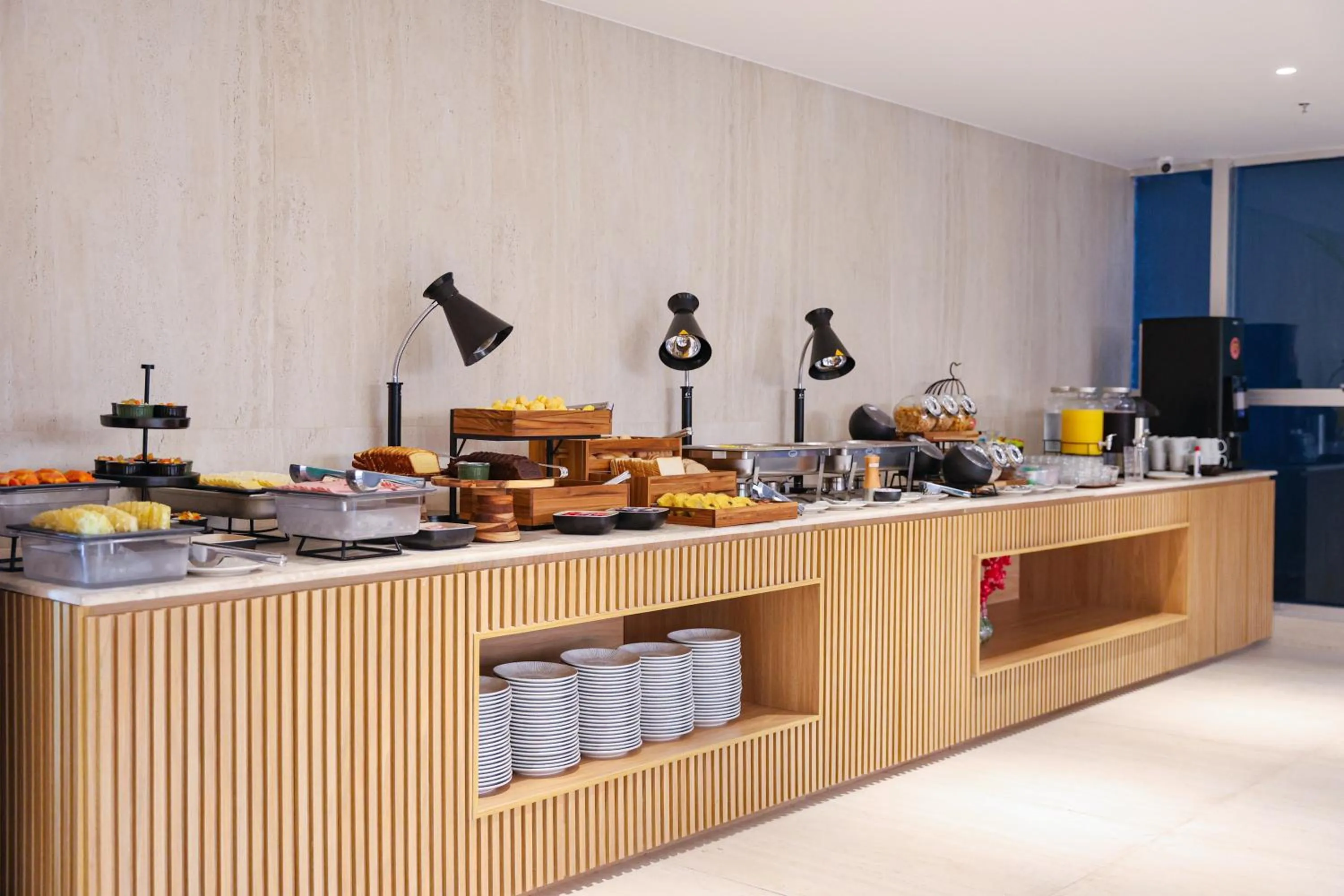 Restaurant/places to eat in Transamerica Executive Belém Aeroporto