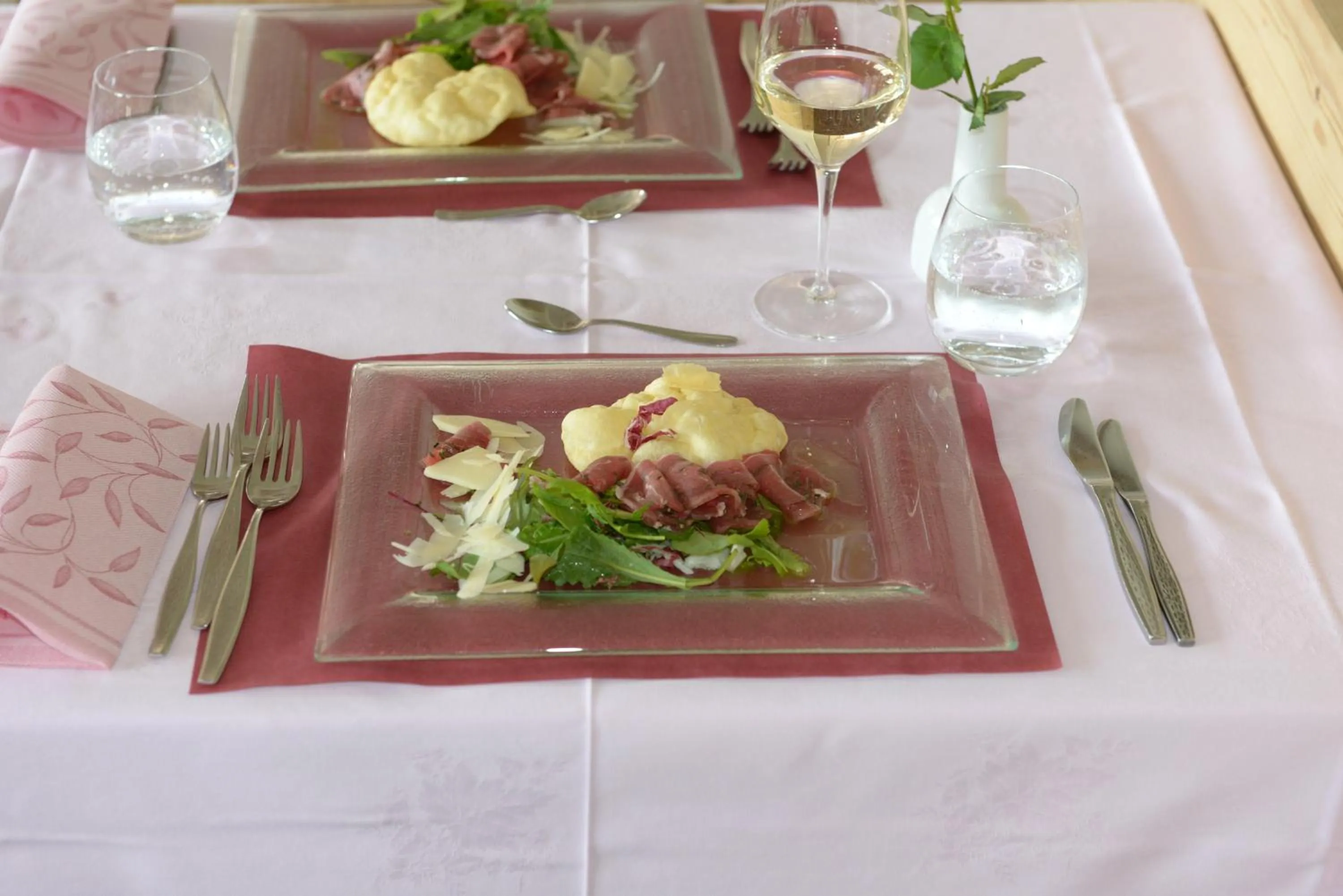 Restaurant/places to eat in Hotel Pütia