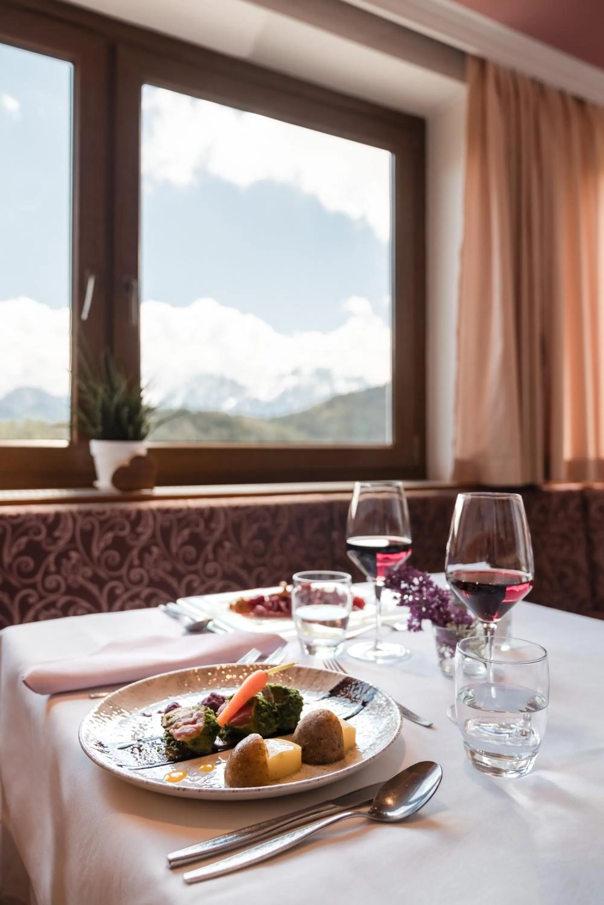 Restaurant/places to eat in Hotel Pütia